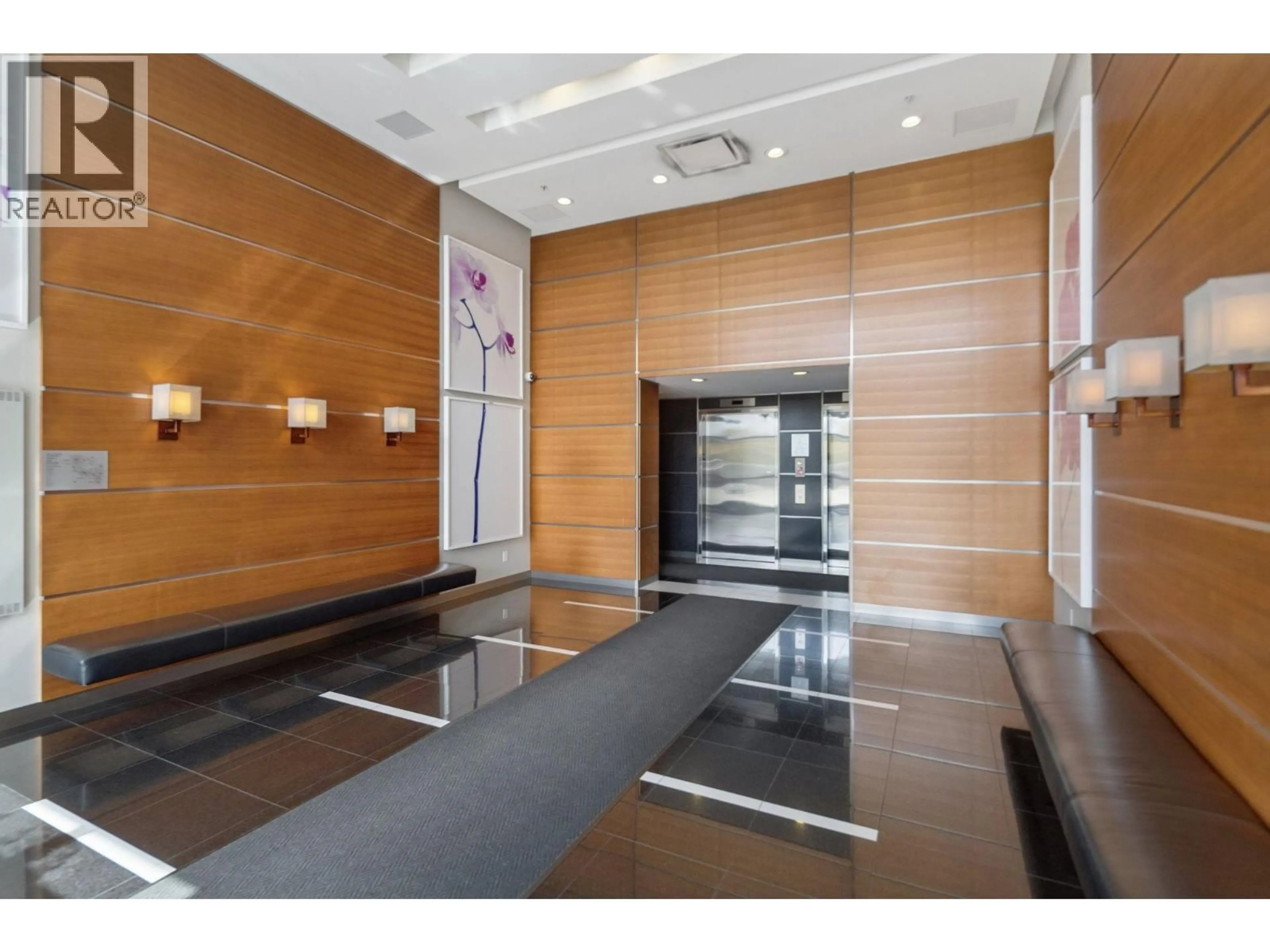 Indoor foyer for 701 - 3333 CORVETTE WAY, Richmond British Columbia V6X0E3