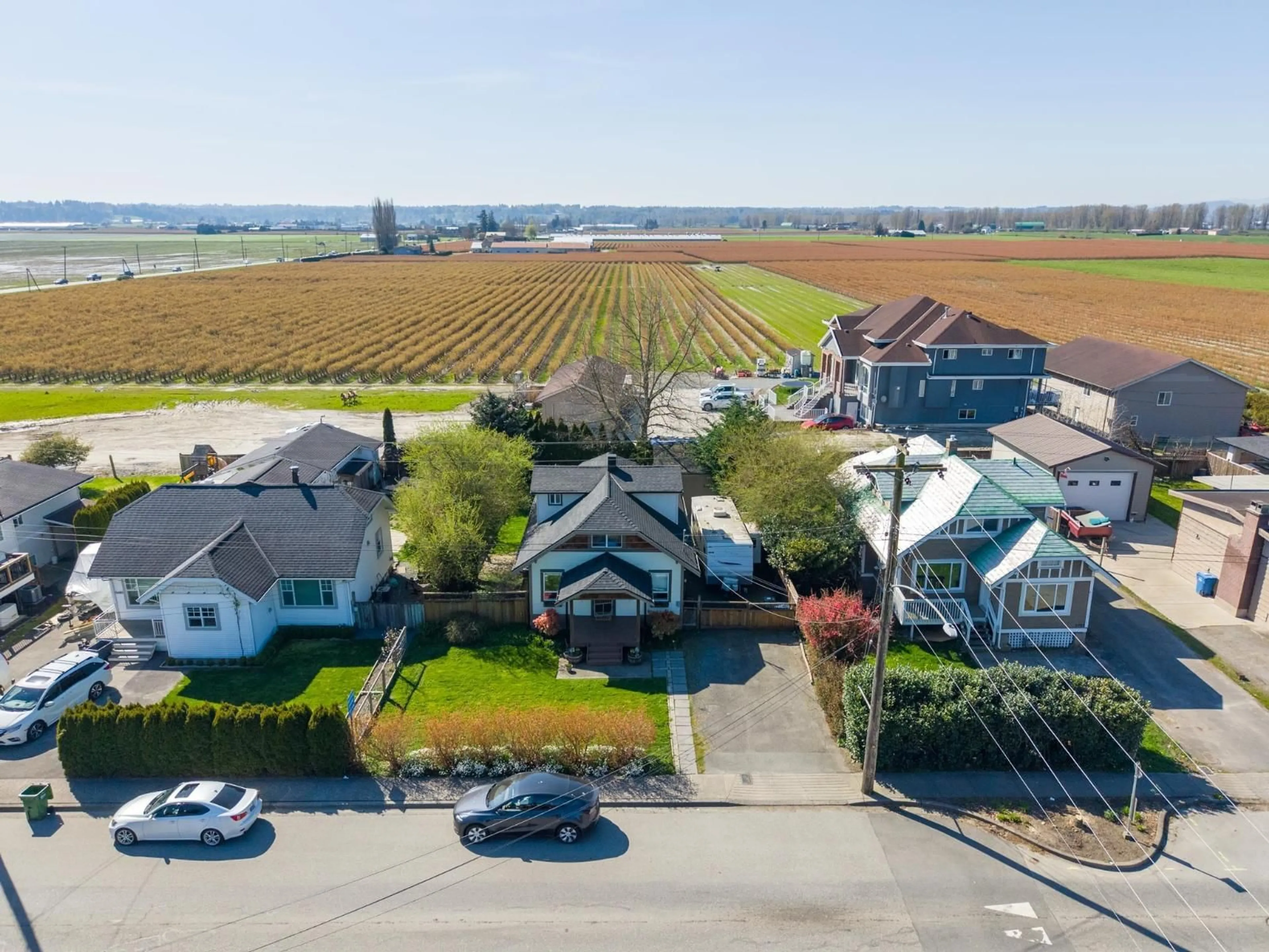 A pic from outside/outdoor area/front of a property/back of a property/a pic from drone, unknown for 5695 RIVERSIDE STREET, Abbotsford British Columbia V4X1T4