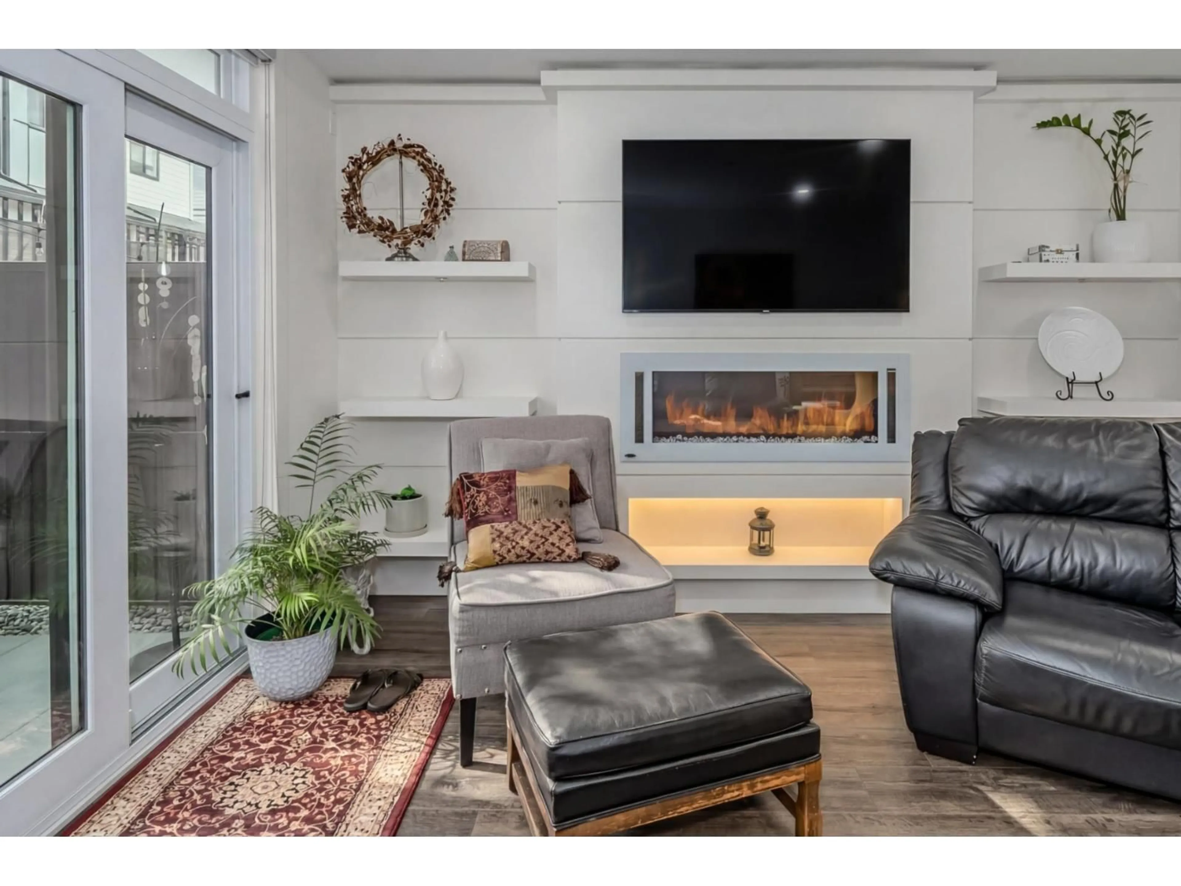 Living room with furniture, unknown for 15 - 34825 DELAIR ROAD, Abbotsford British Columbia V2S0J7