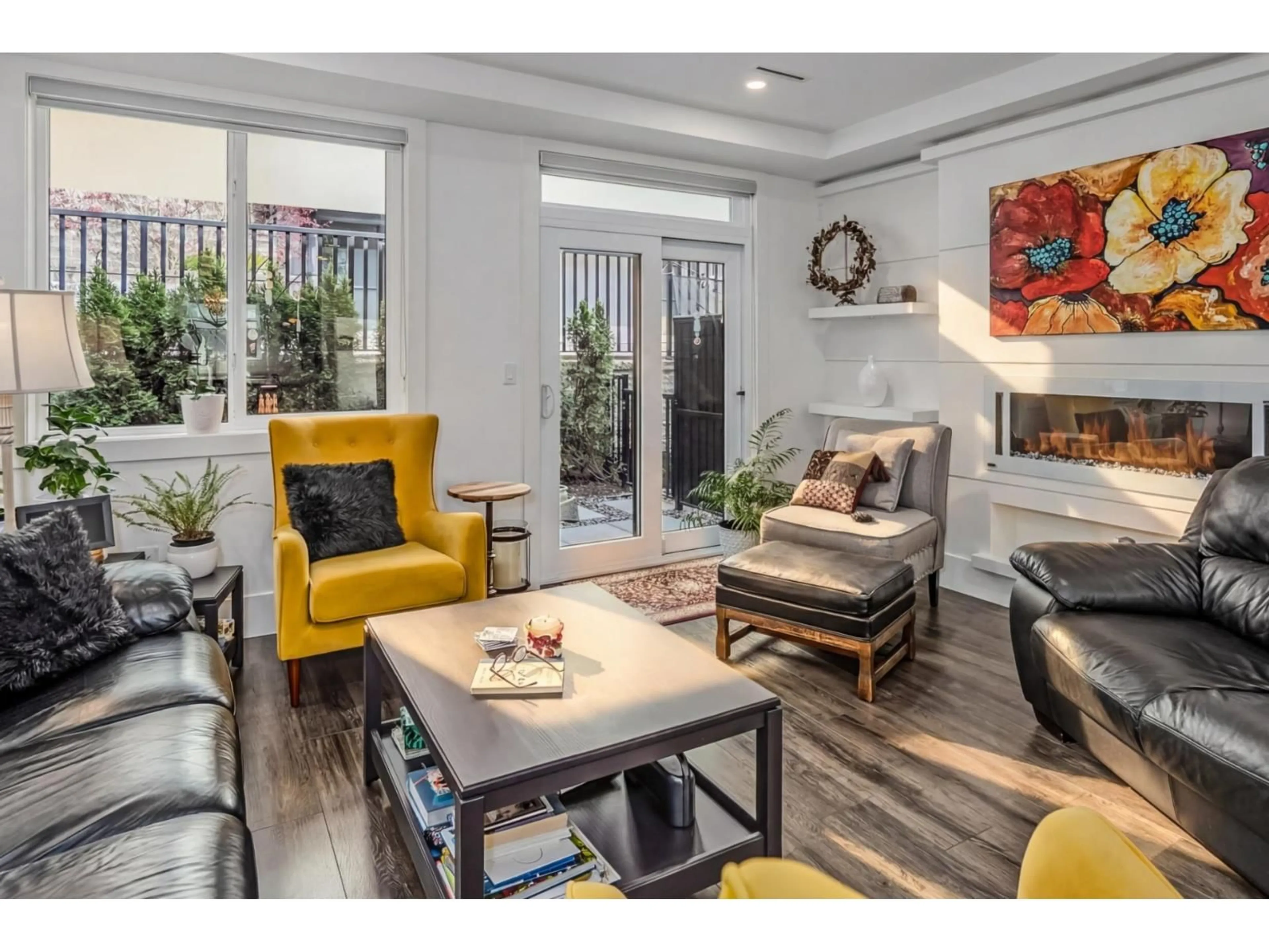 Living room with furniture, unknown for 15 - 34825 DELAIR ROAD, Abbotsford British Columbia V2S0J7