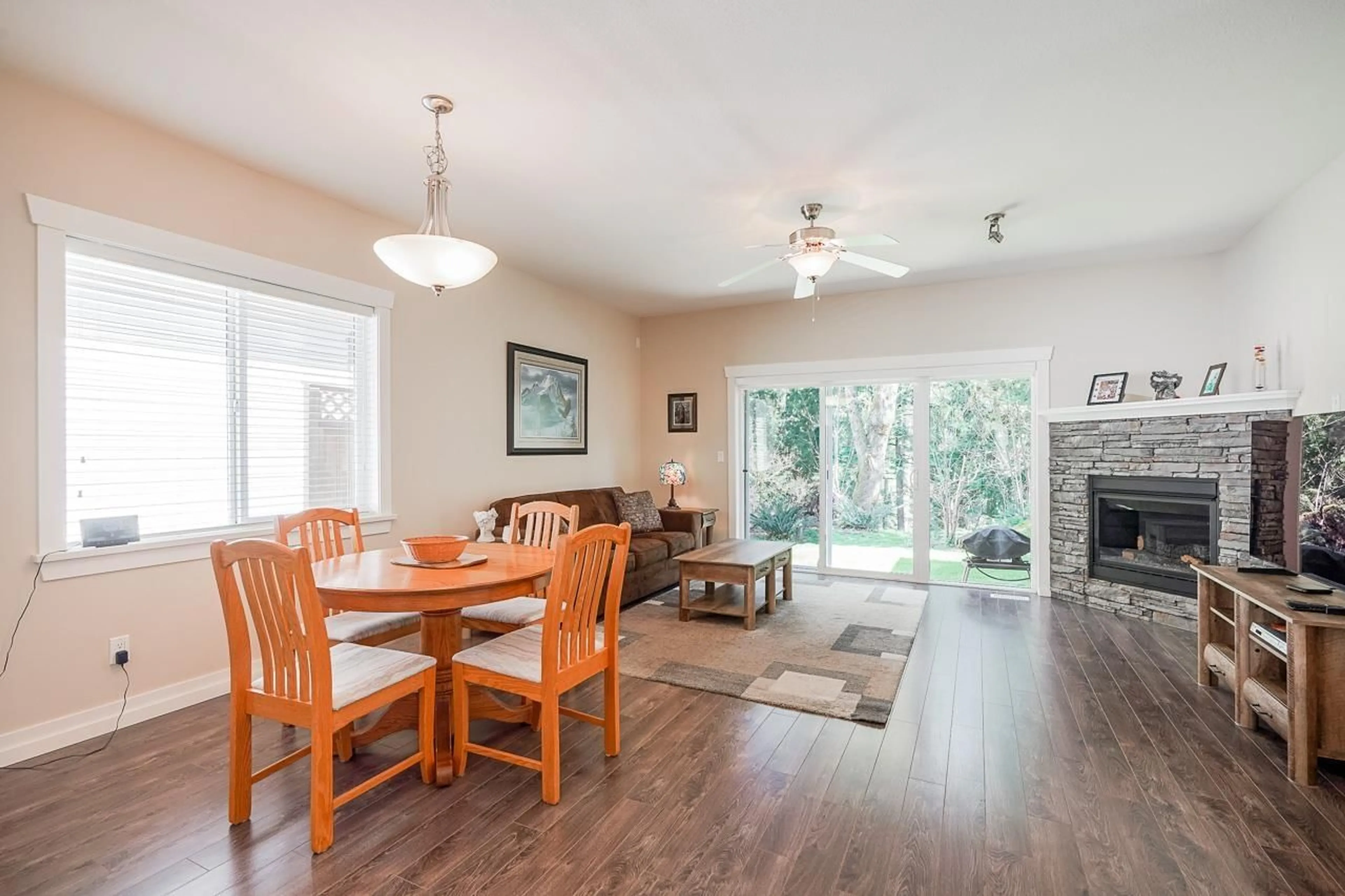 Dining room, wood/laminate floor for 4 - 11540 GLACIER DRIVE, Mission British Columbia V4S1C9