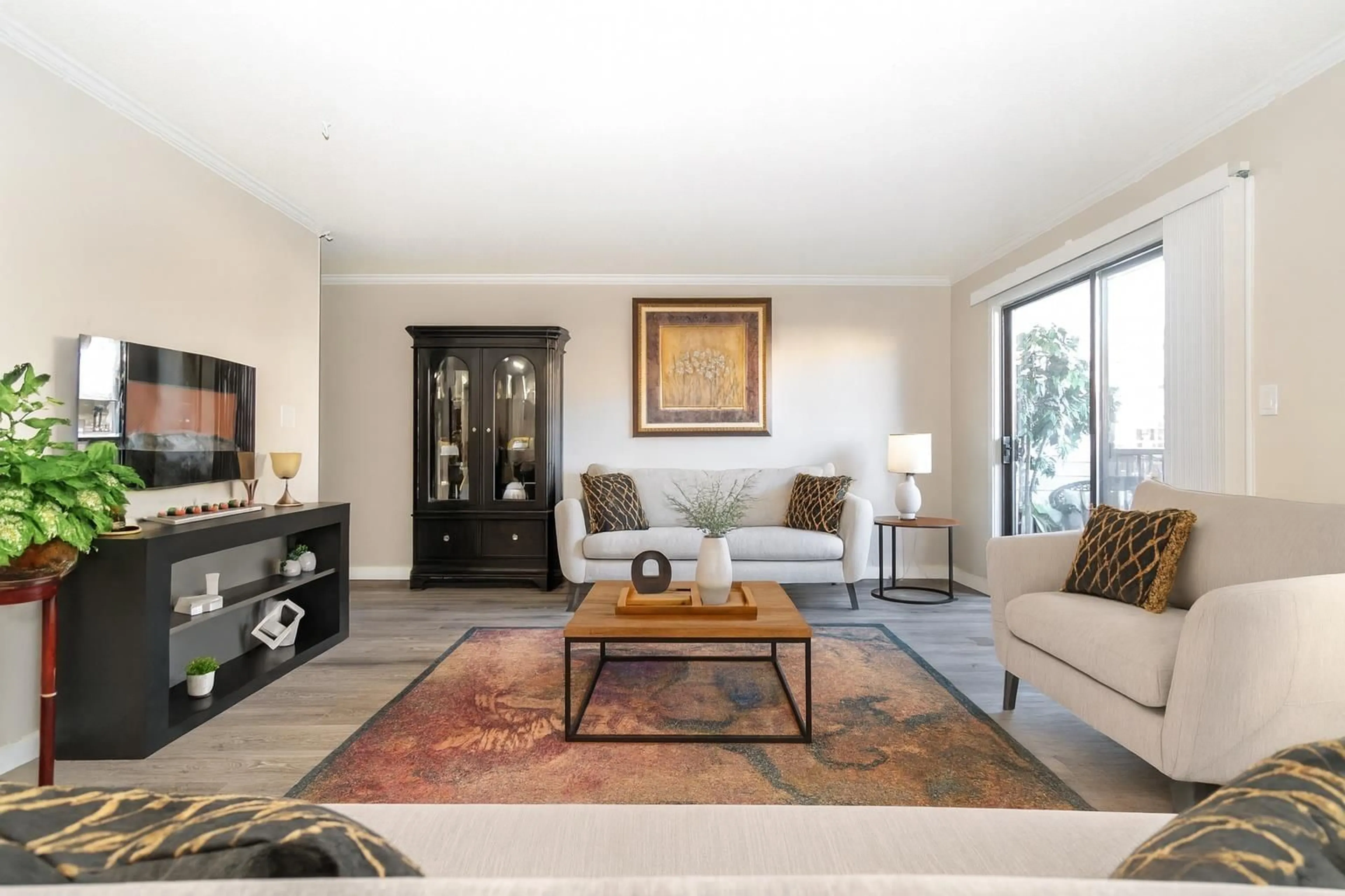 Living room with furniture, unknown for 107 - 9417 NOWELL STREET, Chilliwack British Columbia V2P7M4