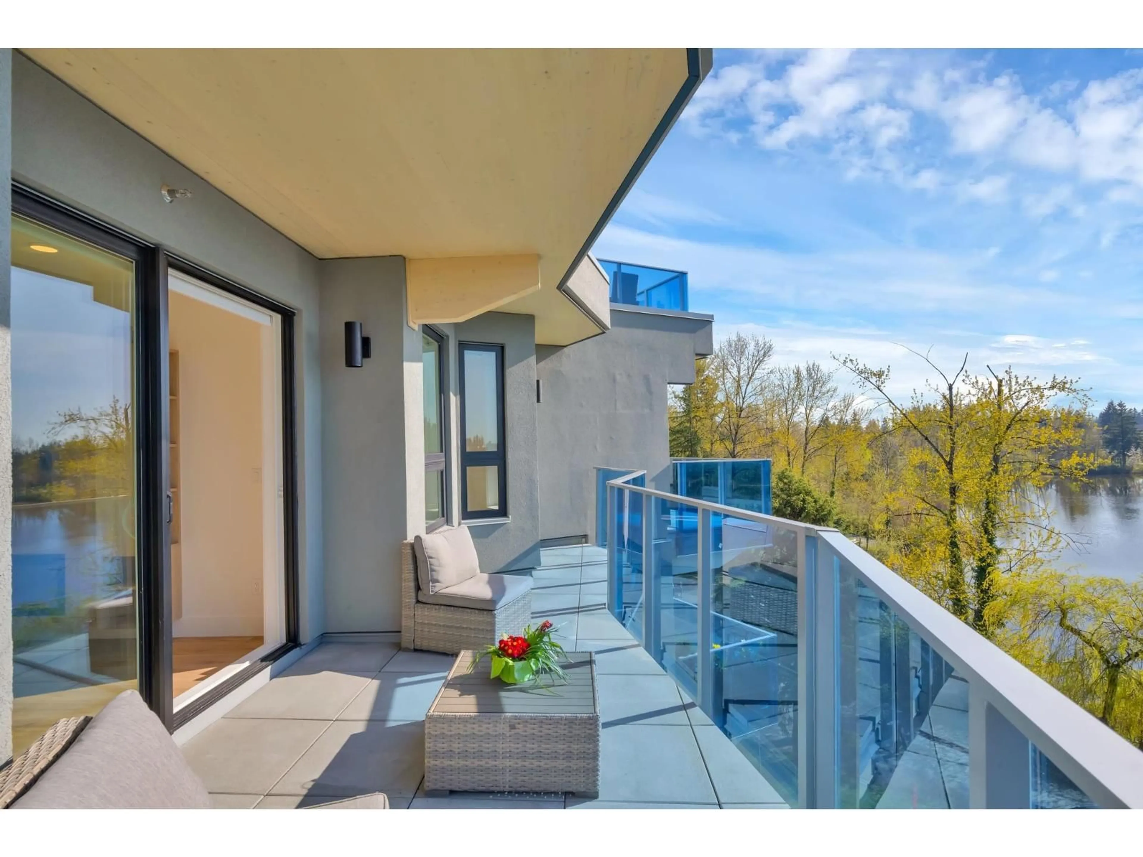 Balcony in the apartment, water/lake/river/ocean view for 505 - 33160 PLAXTON CRESCENT, Abbotsford British Columbia V2S0N6