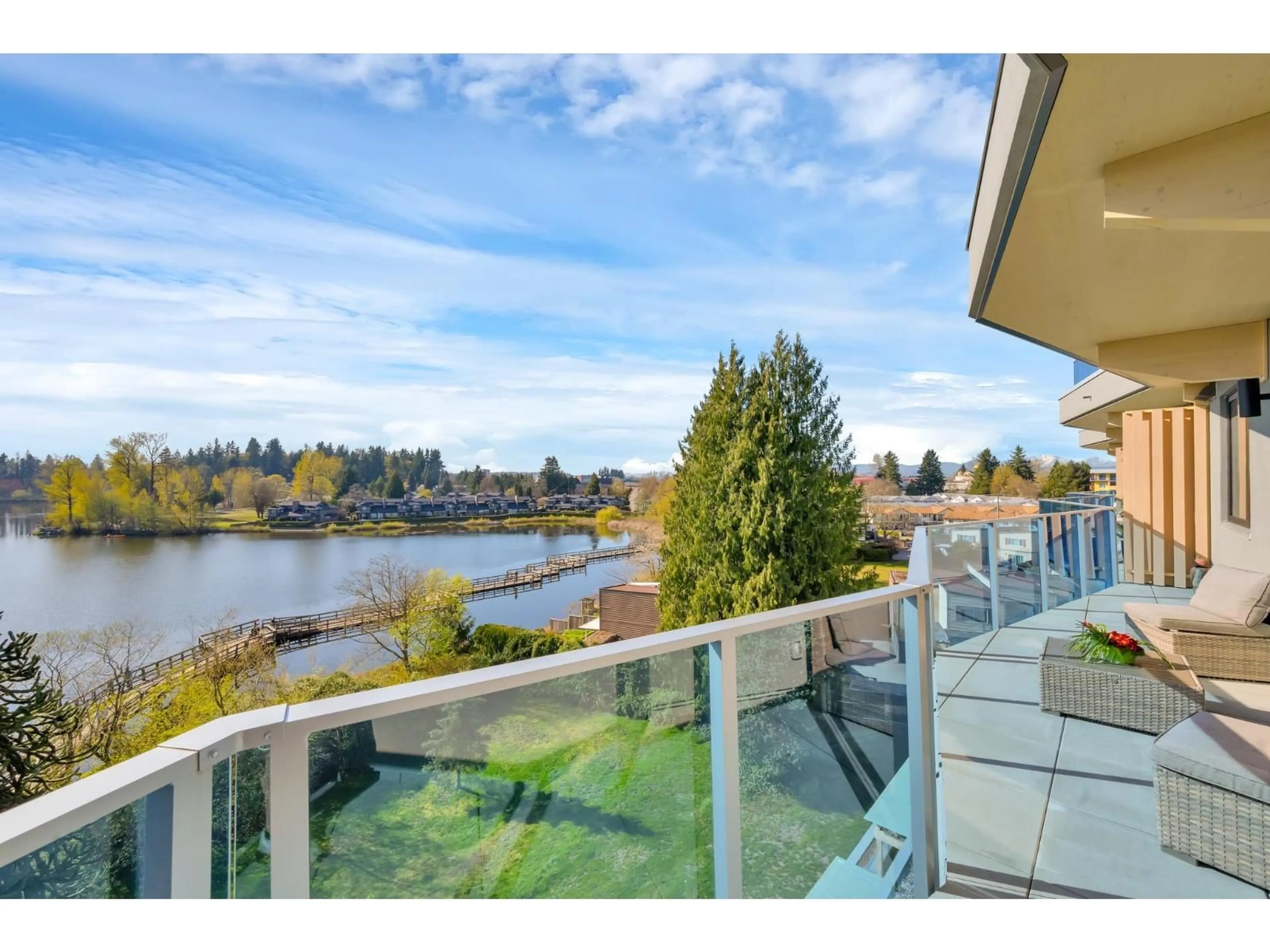 Patio, water/lake/river/ocean view for 505 - 33160 PLAXTON CRESCENT, Abbotsford British Columbia V2S0N6