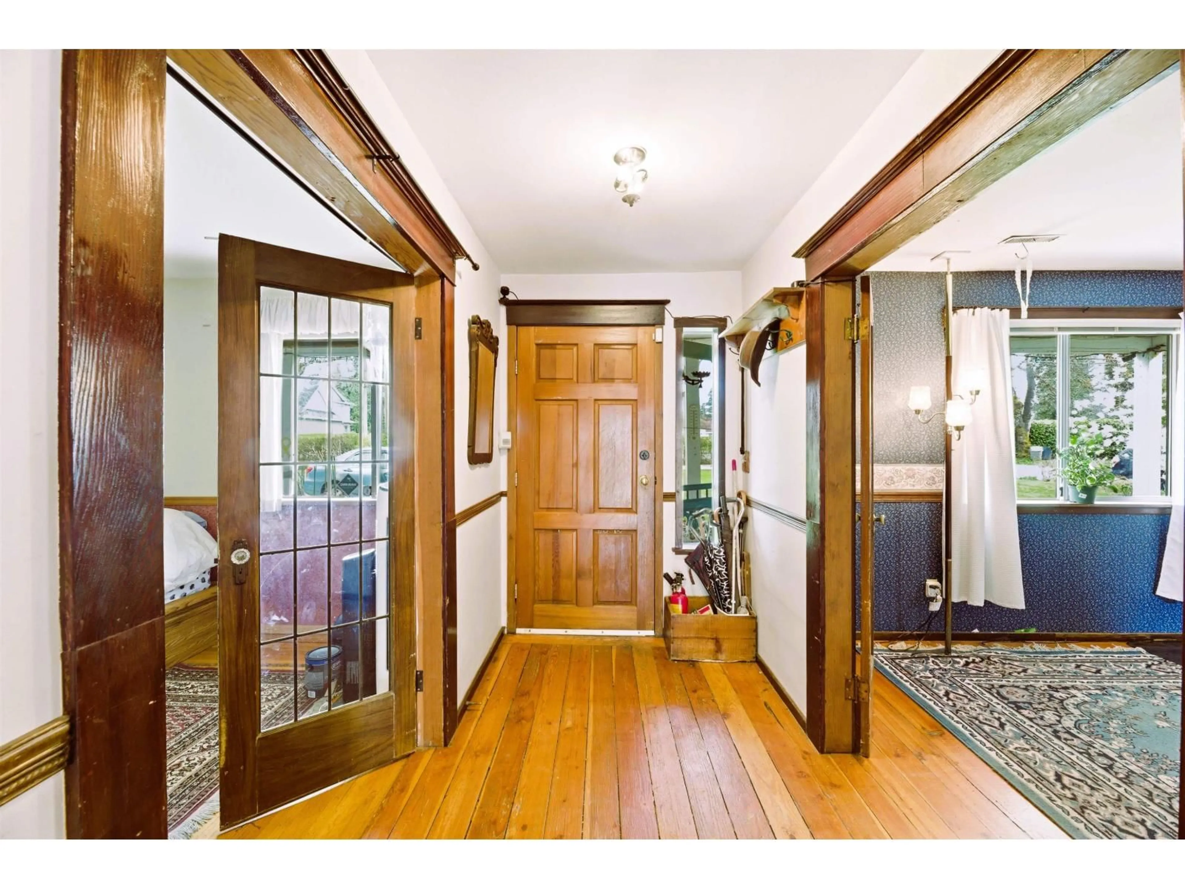 Indoor entryway for 8935 GLOVER ROAD, Langley British Columbia V1M2S2