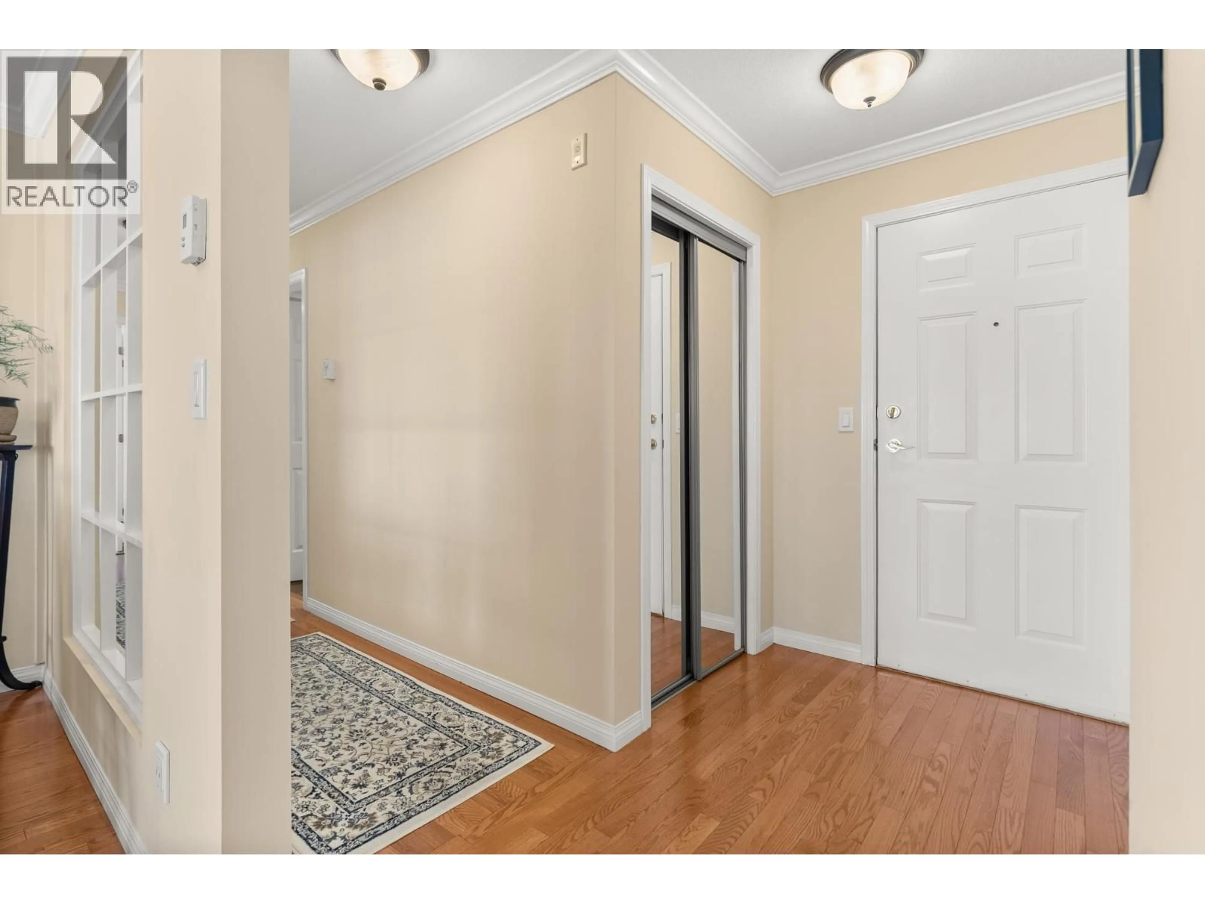 Indoor entryway for 225 - 12931 RAILWAY AVENUE, Richmond British Columbia V7E6M5