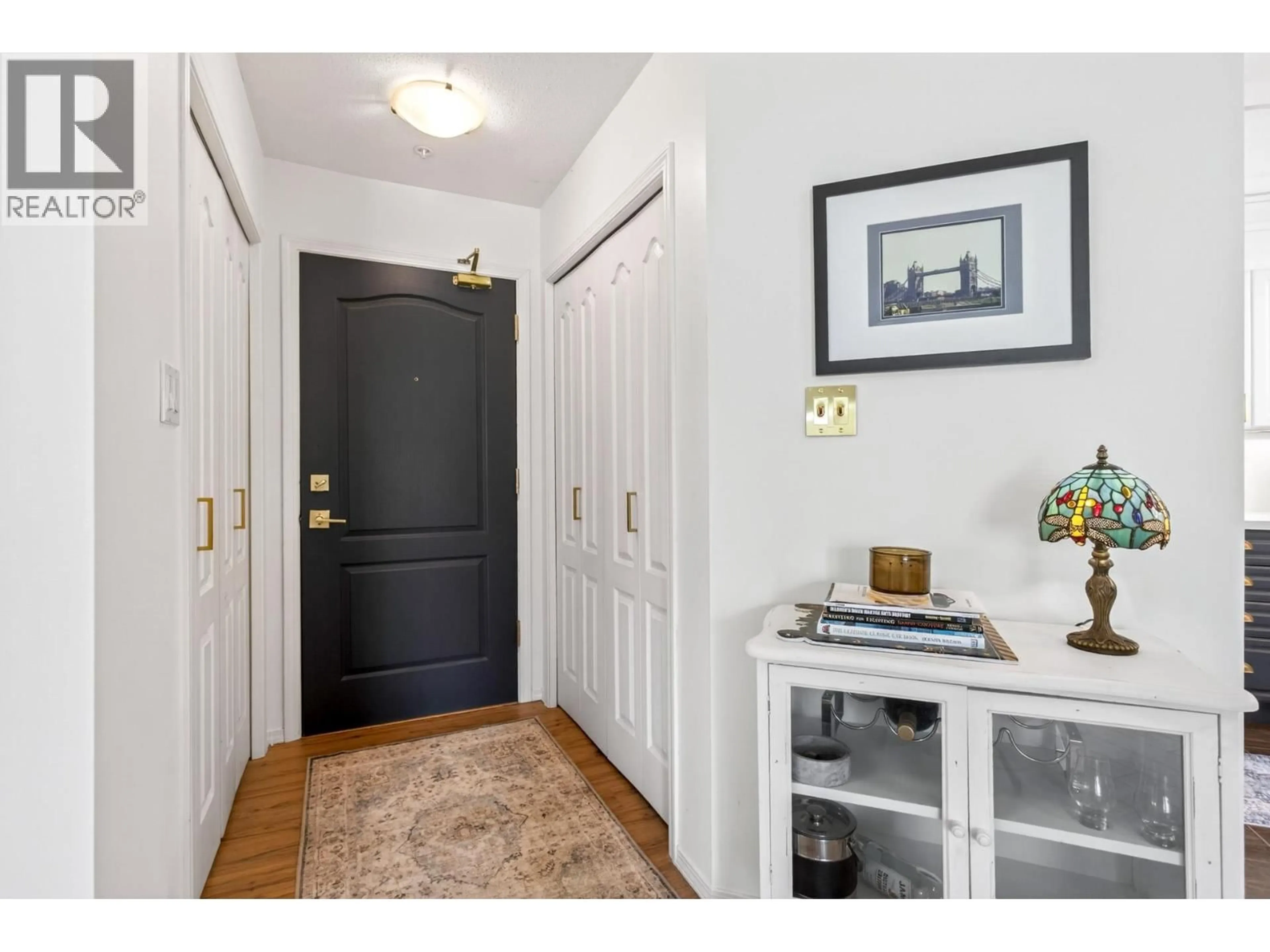 Indoor entryway for 313 - 2551 PARKVIEW LANE, Port Coquitlam British Columbia V3C6J8