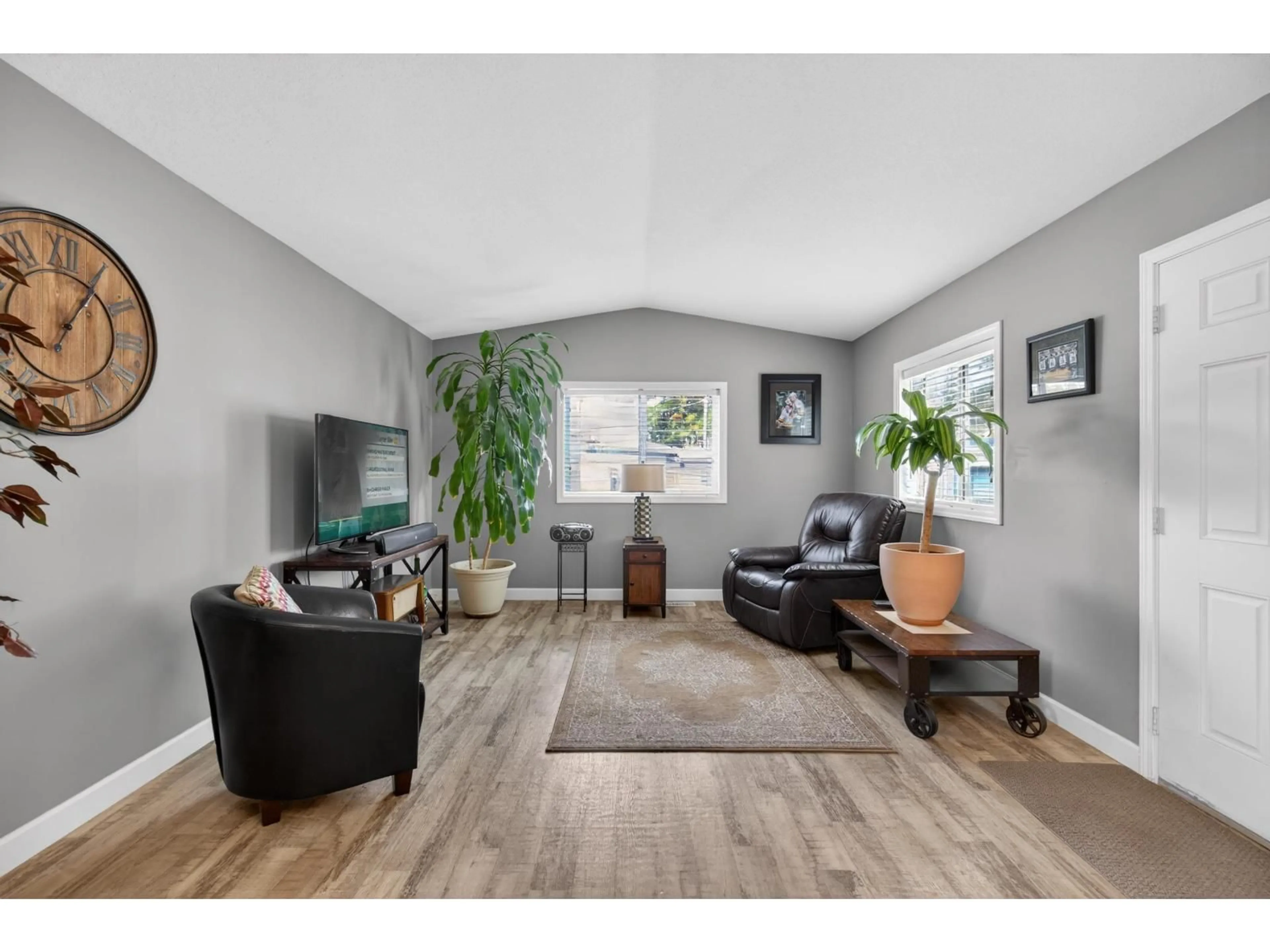 Living room with furniture, wood/laminate floor for 17 - 24330 FRASER HIGHWAY, Langley British Columbia V2Z1N2