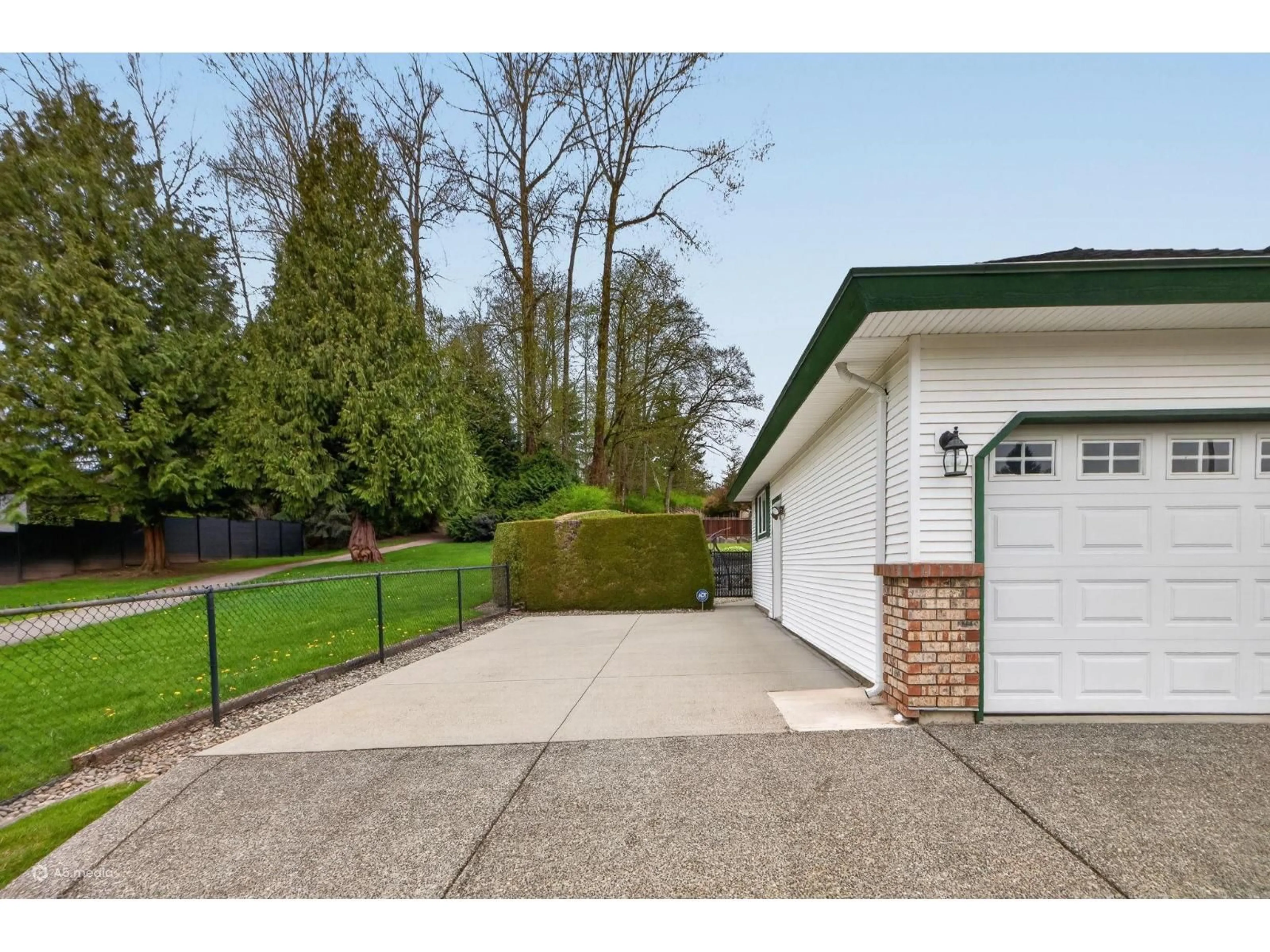 Unknown for 7419 150A STREET, Surrey British Columbia V3S6Y8