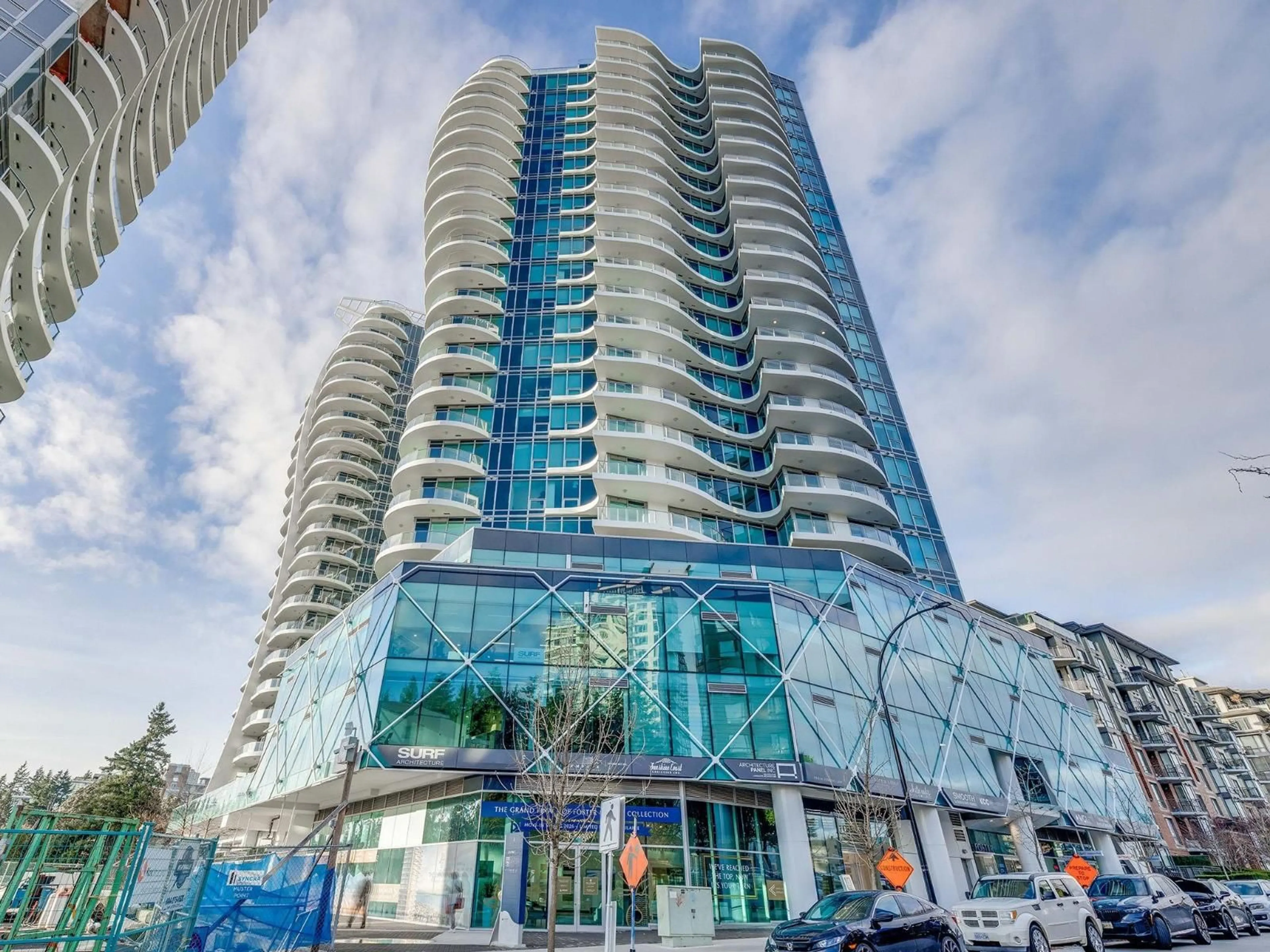 Indoor foyer for 604 - 1501 FOSTER STREET, White Rock British Columbia V4B0C3