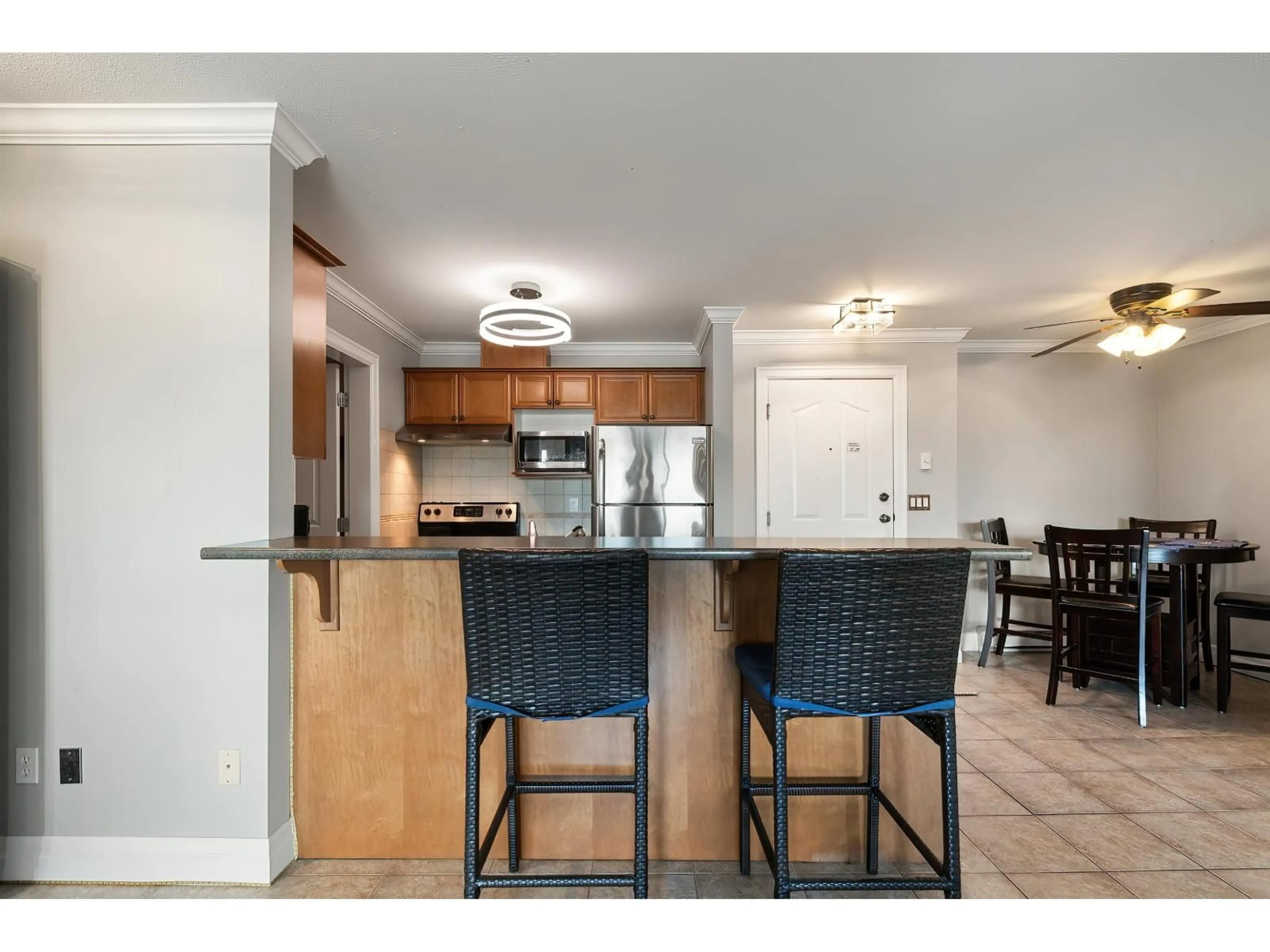 Open concept kitchen, unknown for 412 - 45769 STEVENSON ROAD, Chilliwack British Columbia V2R5Z2