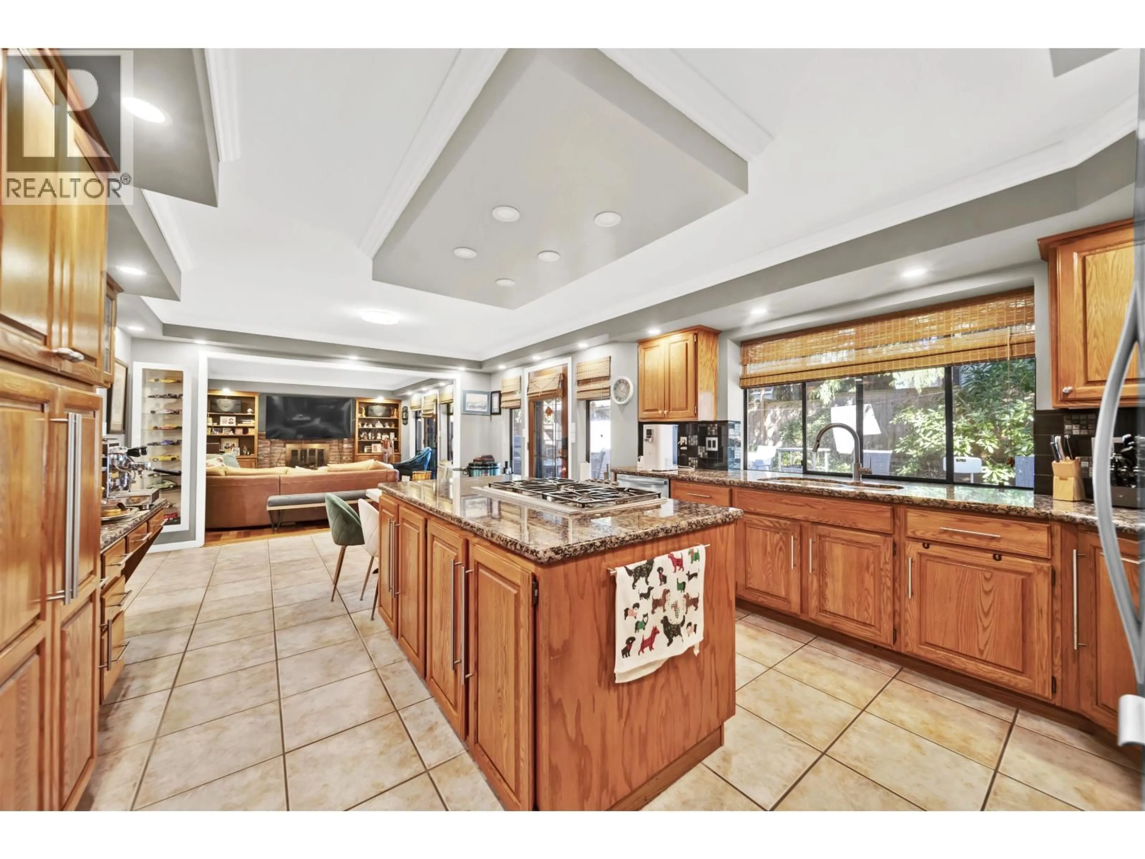 Open concept kitchen, ceramic/tile floor for 1206 PACIFIC DRIVE, Tsawwassen British Columbia V4M2K6