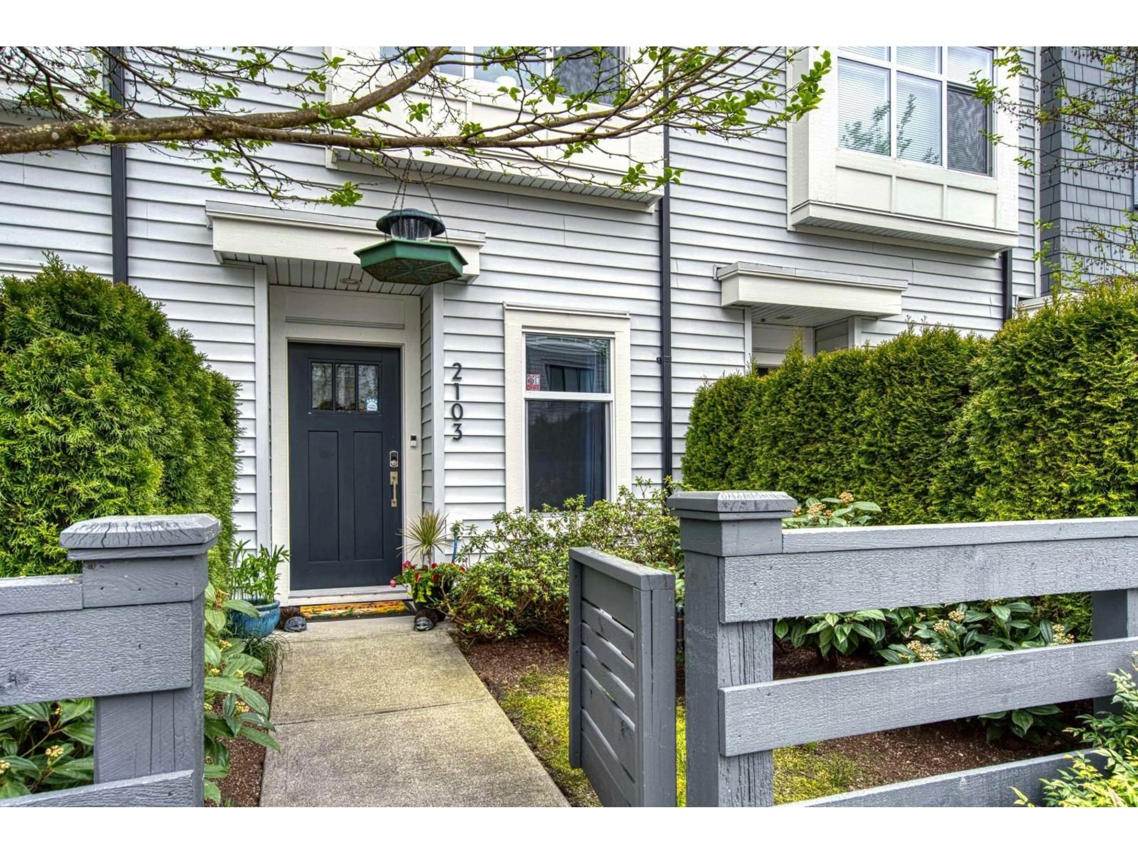 Indoor entryway for 2103 - 18530 LAURENSEN PLACE, Surrey British Columbia V4N6R8