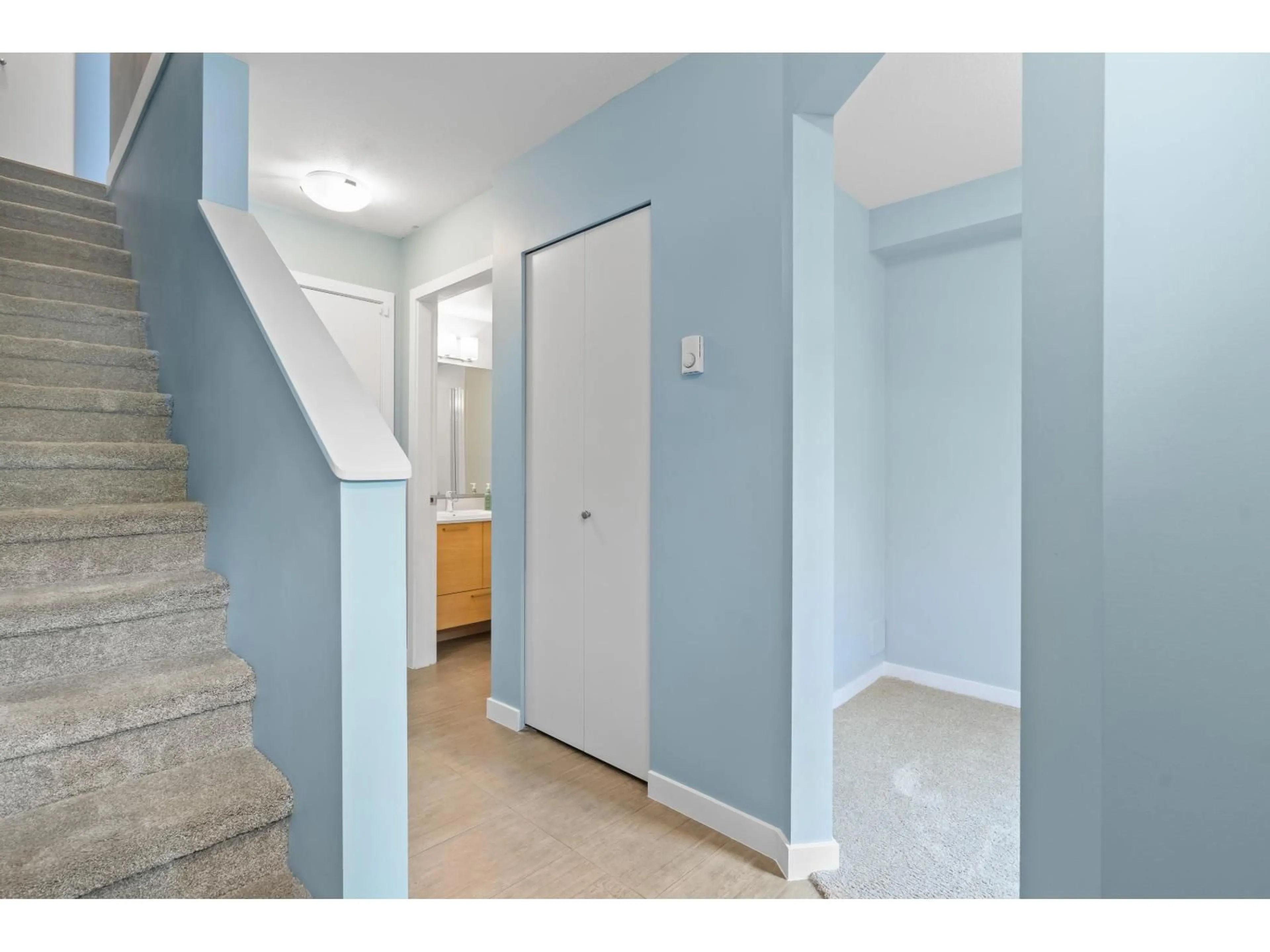 Indoor entryway for 2103 - 18530 LAURENSEN PLACE, Surrey British Columbia V4N6R8