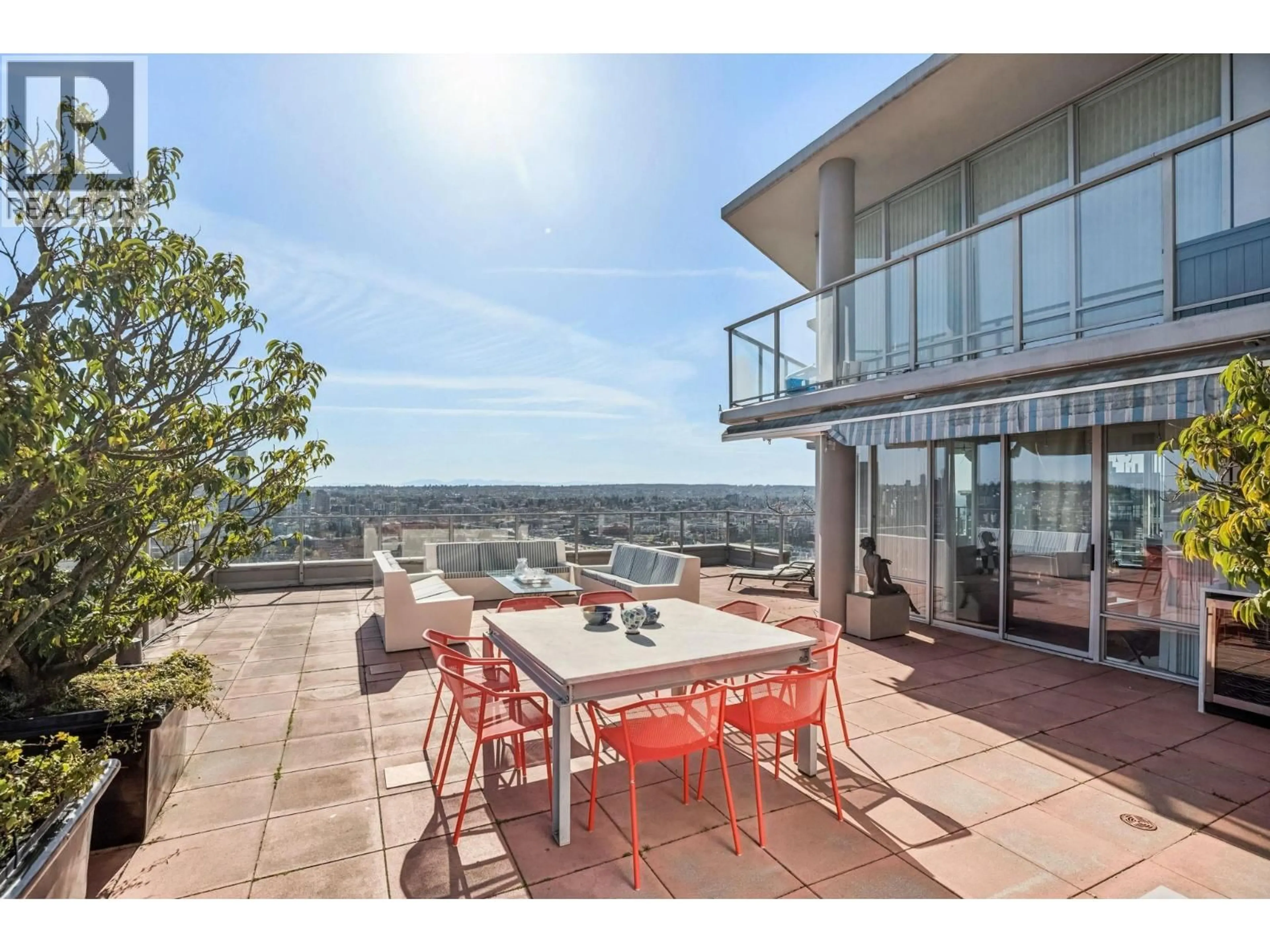 Patio, water/lake/river/ocean view for 3701 - 1438 RICHARDS STREET, Vancouver British Columbia V6Z3B8