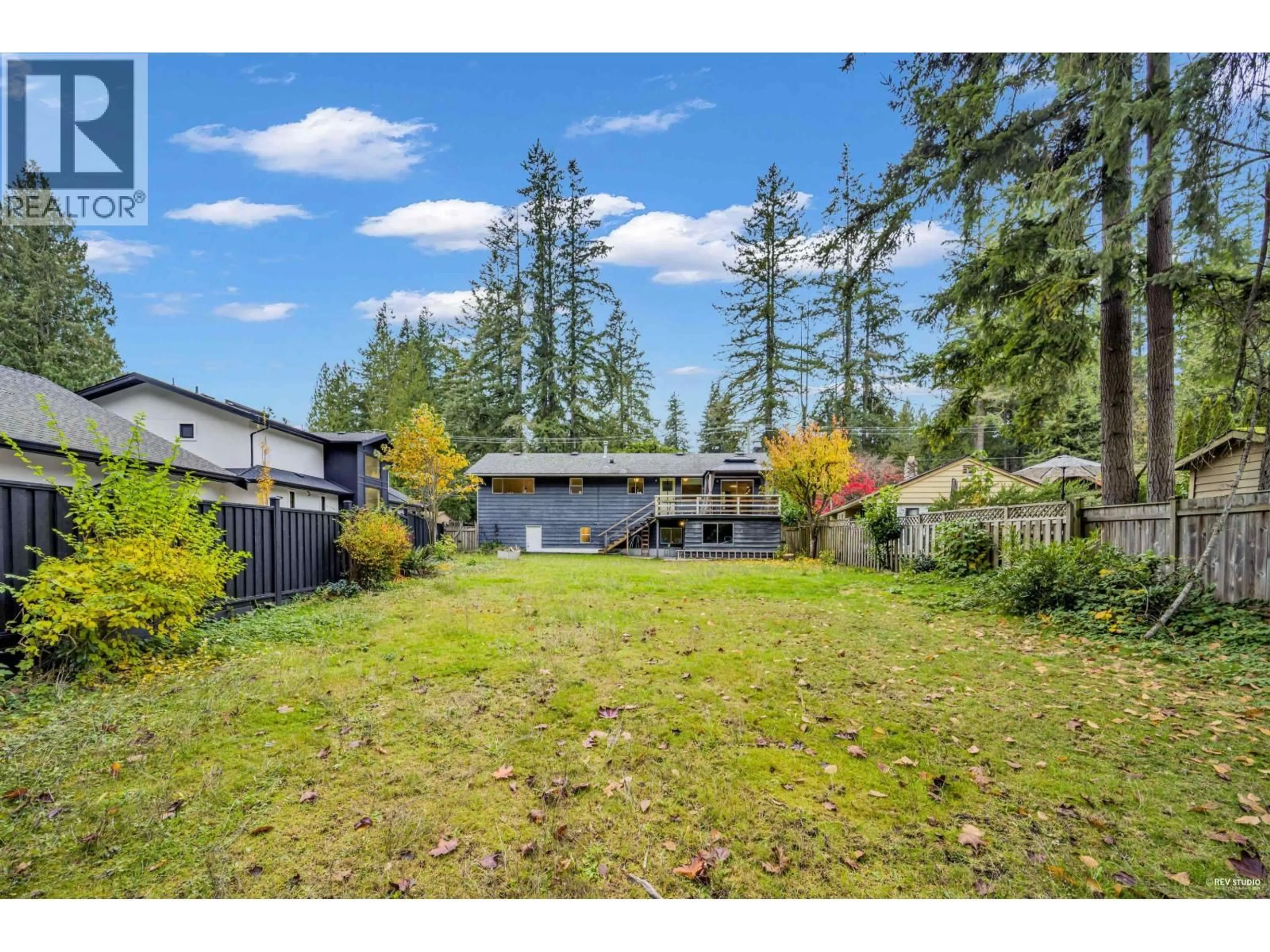 A pic from outside/outdoor area/front of a property/back of a property/a pic from drone, unknown for 4578 CAPILANO ROAD, North Vancouver British Columbia V7R4K3