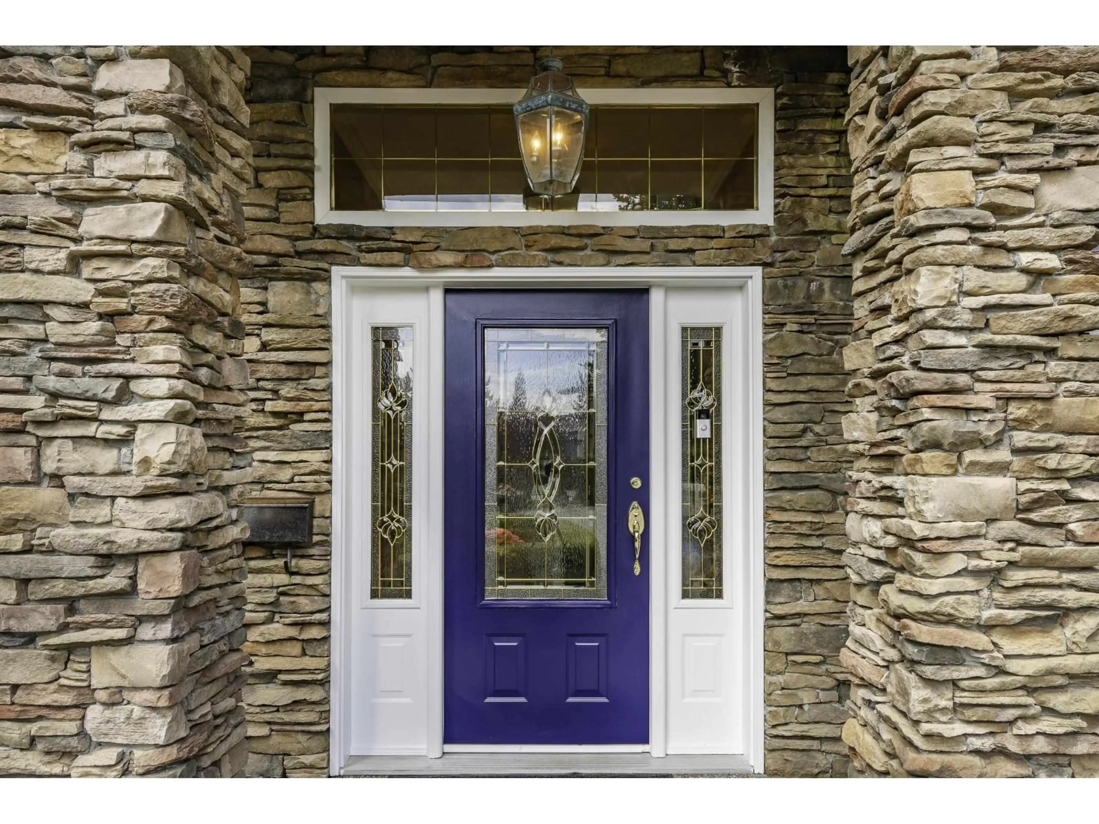 Indoor entryway for 1339 132B STREET, Surrey British Columbia V4A4C2