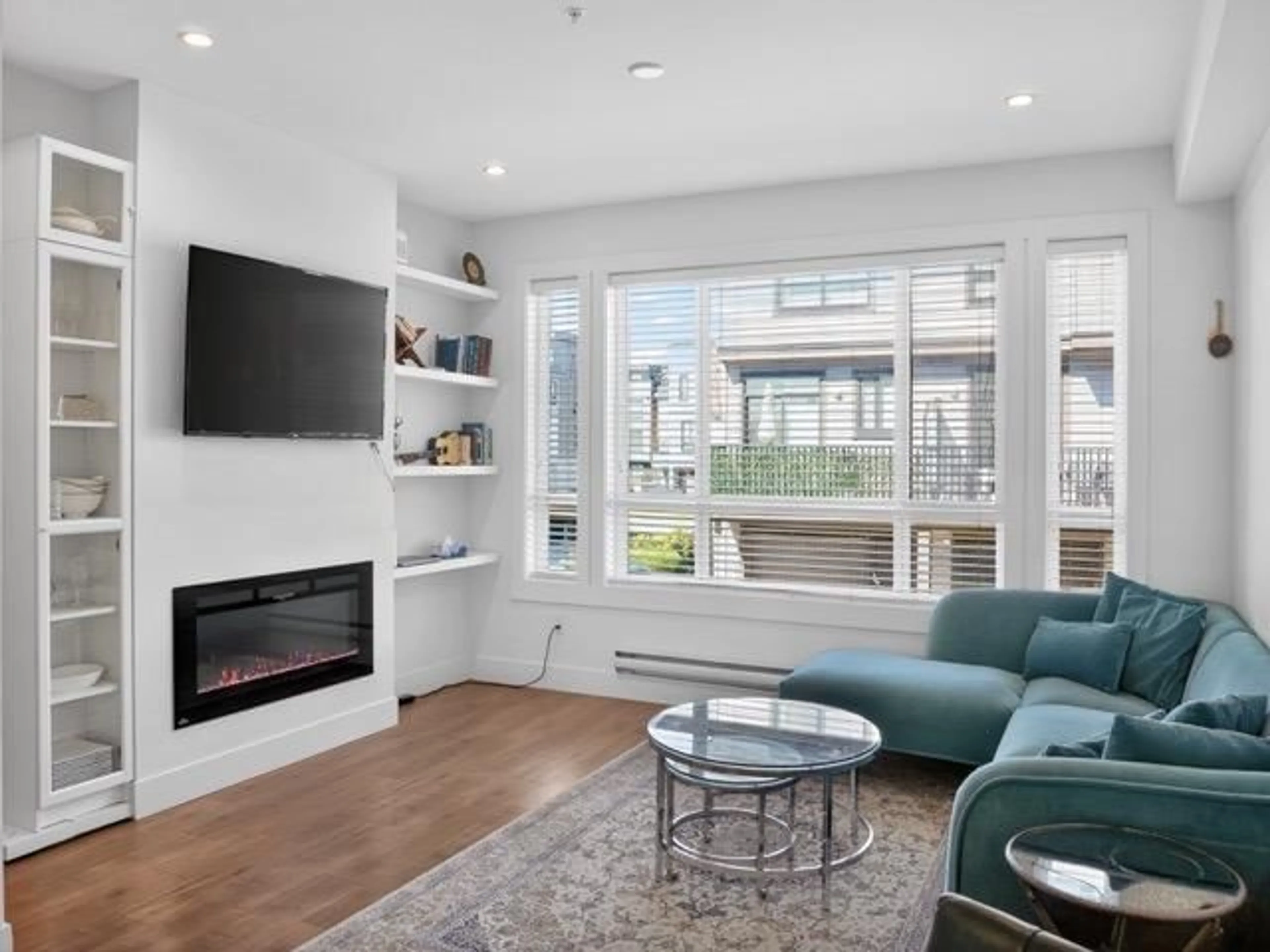 Living room with furniture, unknown for 12 - 19670 55A AVENUE, Langley British Columbia V3A3X2