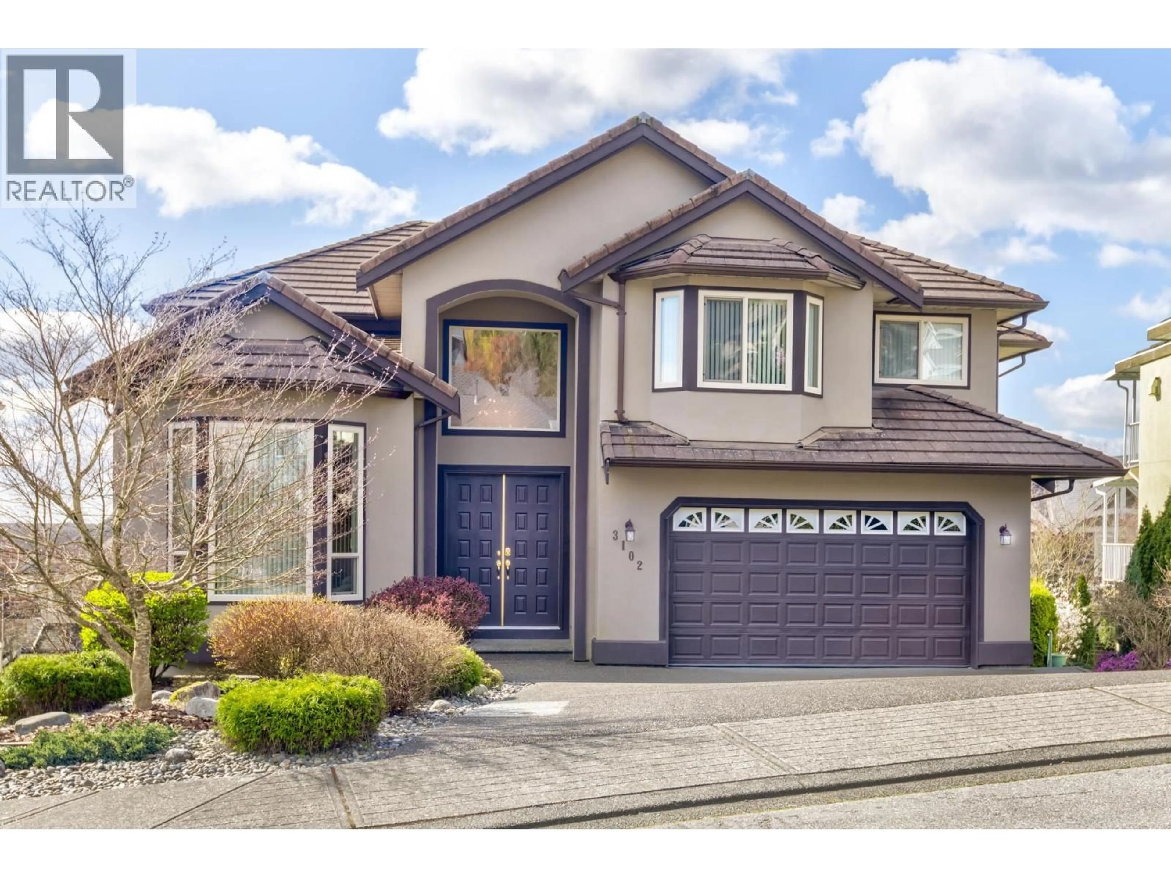 Home with vinyl exterior material, street for 3102 FISHER COURT, Coquitlam British Columbia V3E2R8