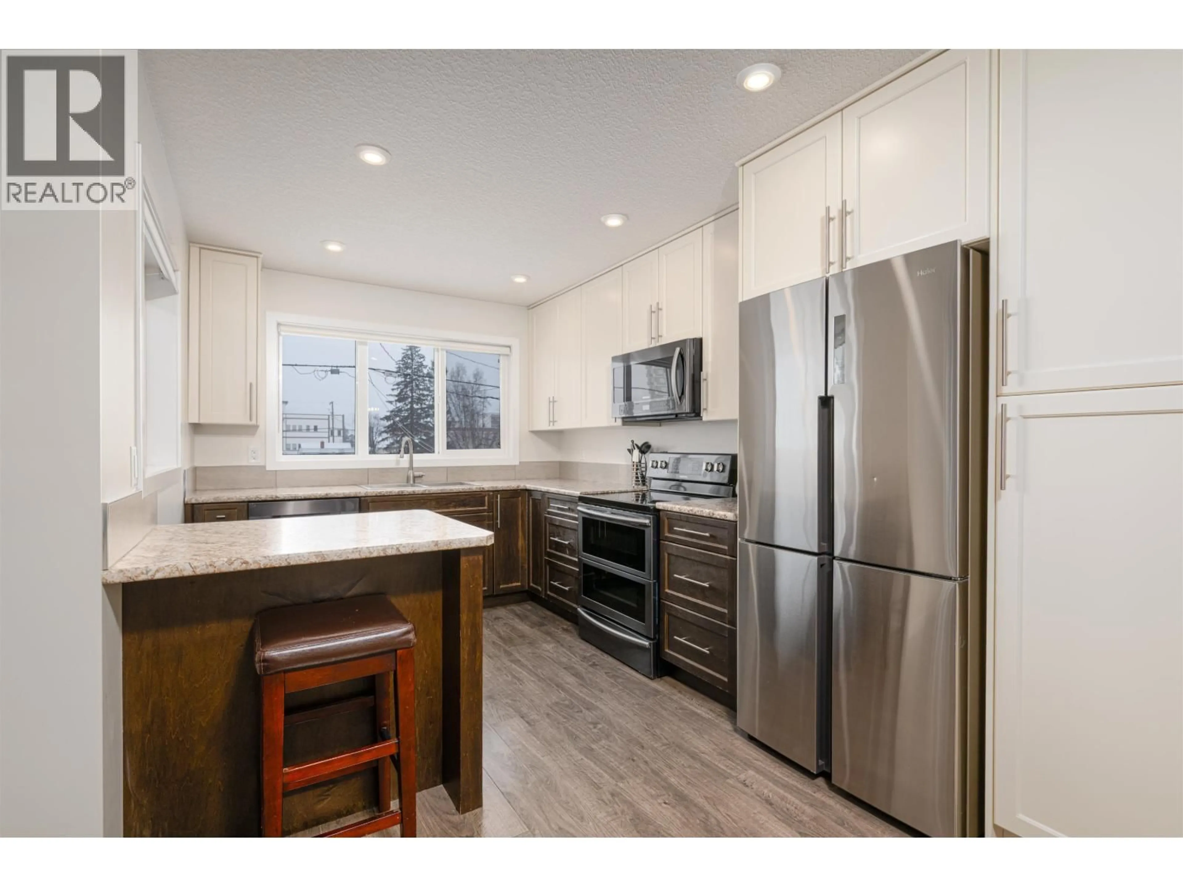 Open concept kitchen, unknown for 1740 5TH AVENUE, Prince George British Columbia V2L3M3