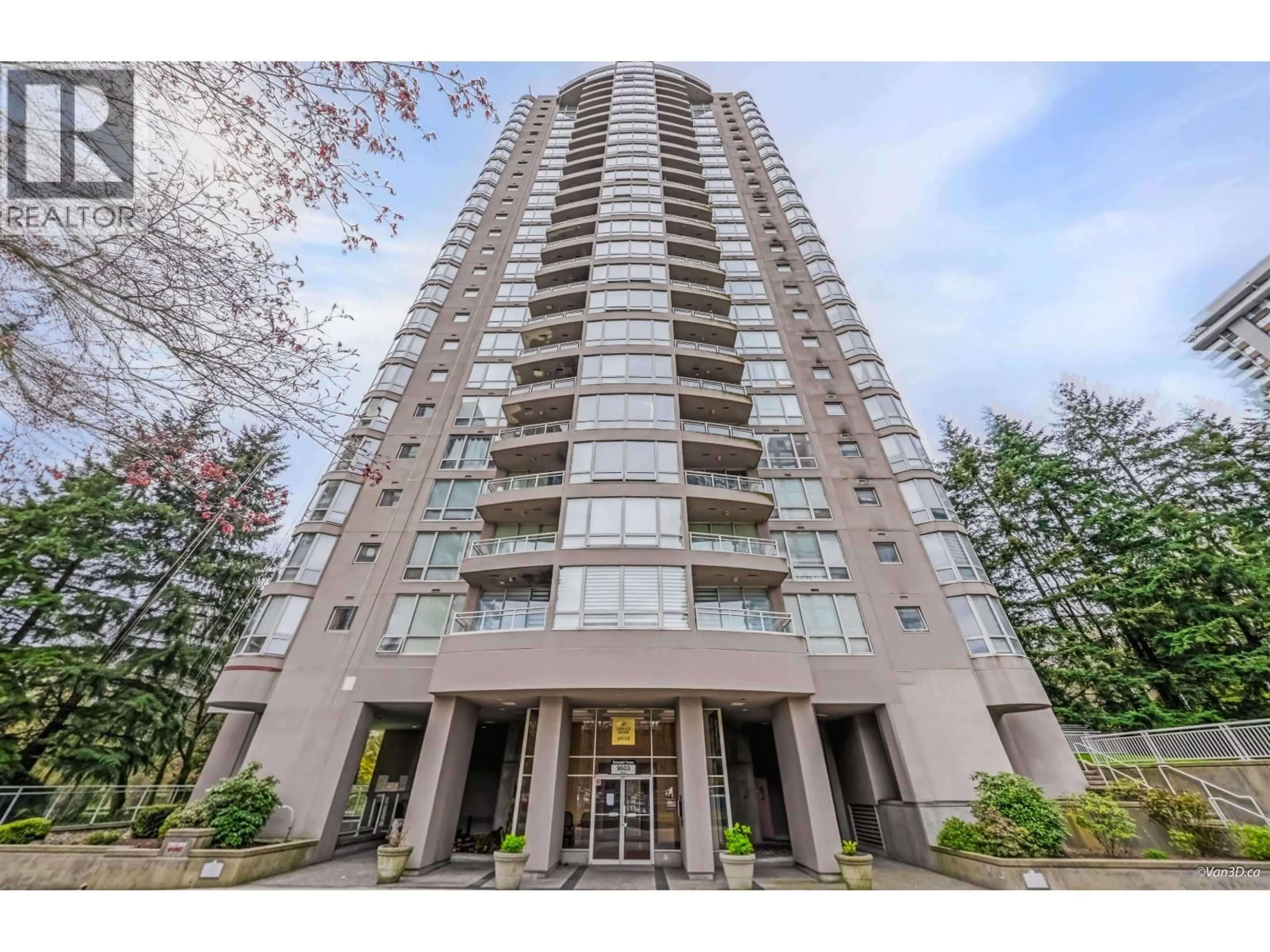 Indoor foyer for 2401 - 9603 MANCHESTER DRIVE, Burnaby British Columbia V3N4Y7