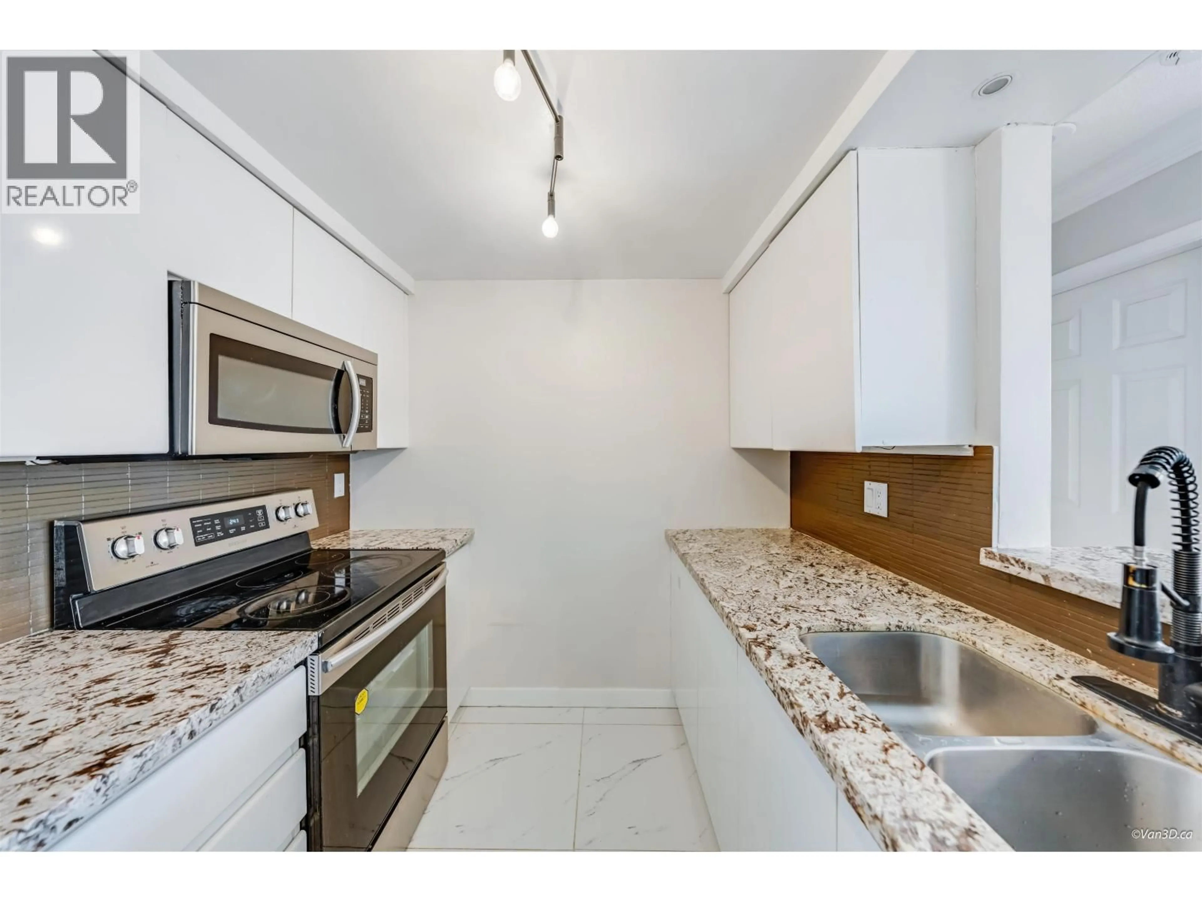 Standard kitchen, ceramic/tile floor for 2401 - 9603 MANCHESTER DRIVE, Burnaby British Columbia V3N4Y7