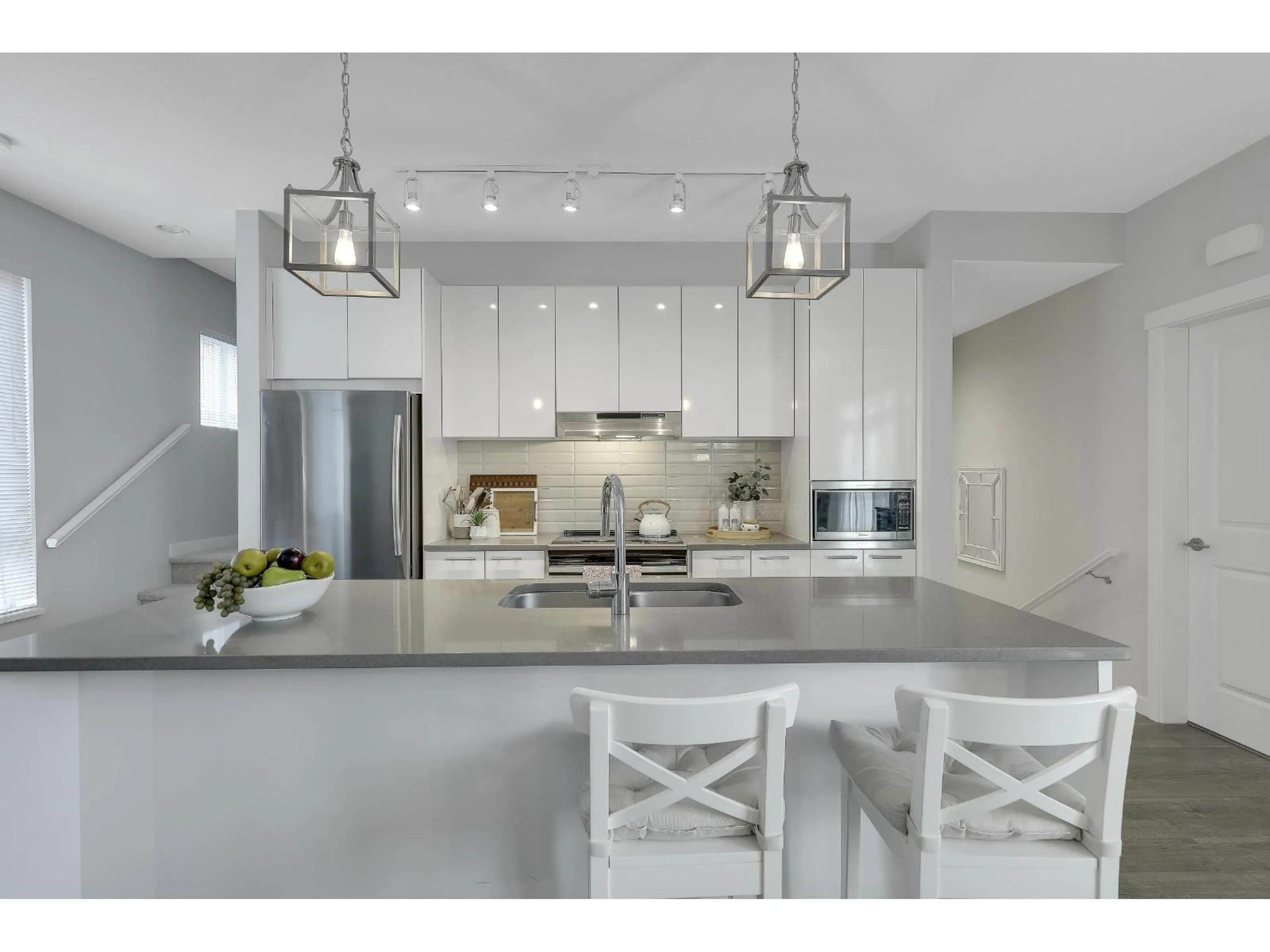 Contemporary kitchen, ceramic/tile floor for 180 - 30930 WESTRIDGE PLACE, Abbotsford British Columbia V2T0H6
