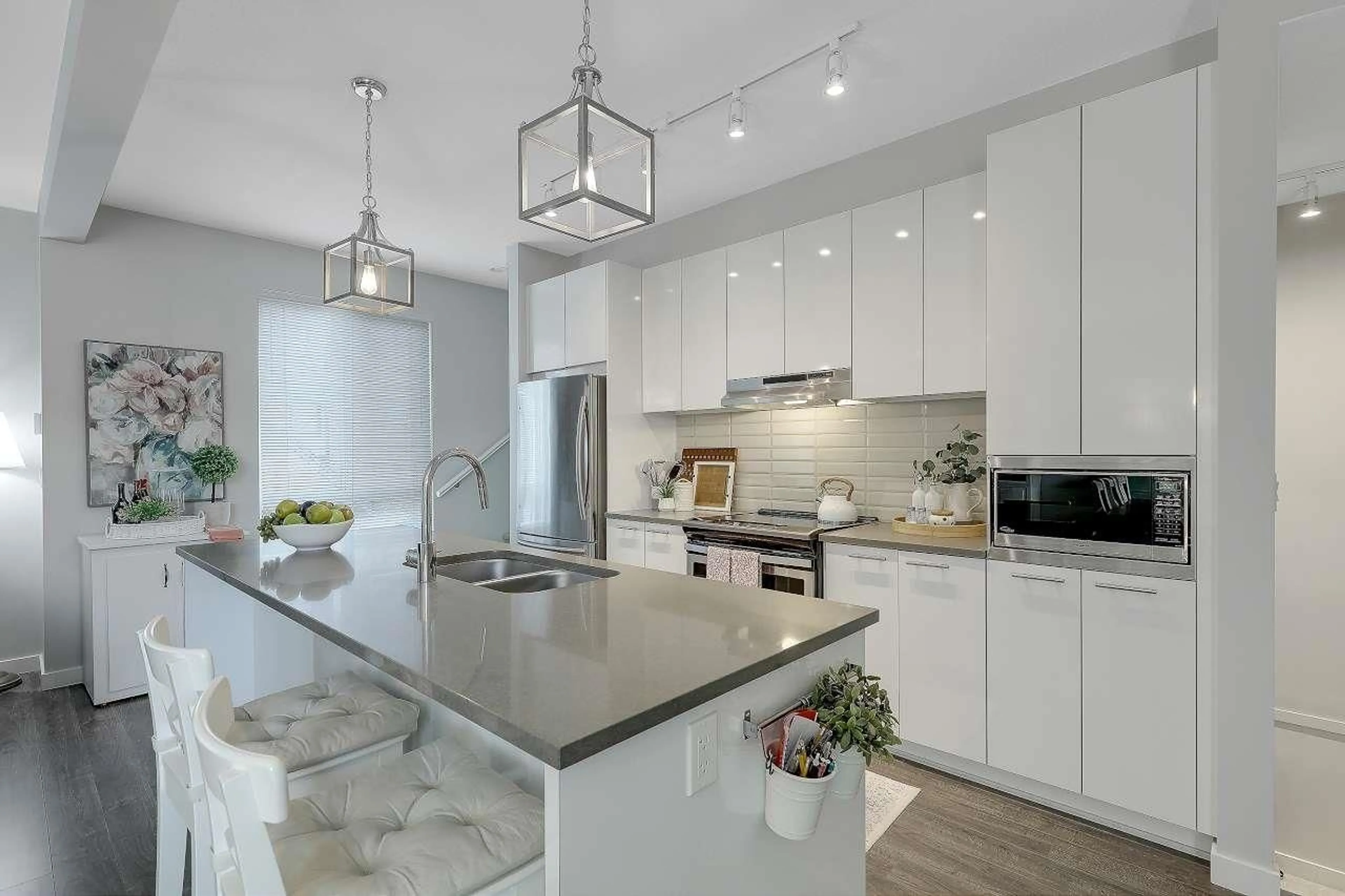 Contemporary kitchen, ceramic/tile floor for 180 - 30930 WESTRIDGE PLACE, Abbotsford British Columbia V2T0H6