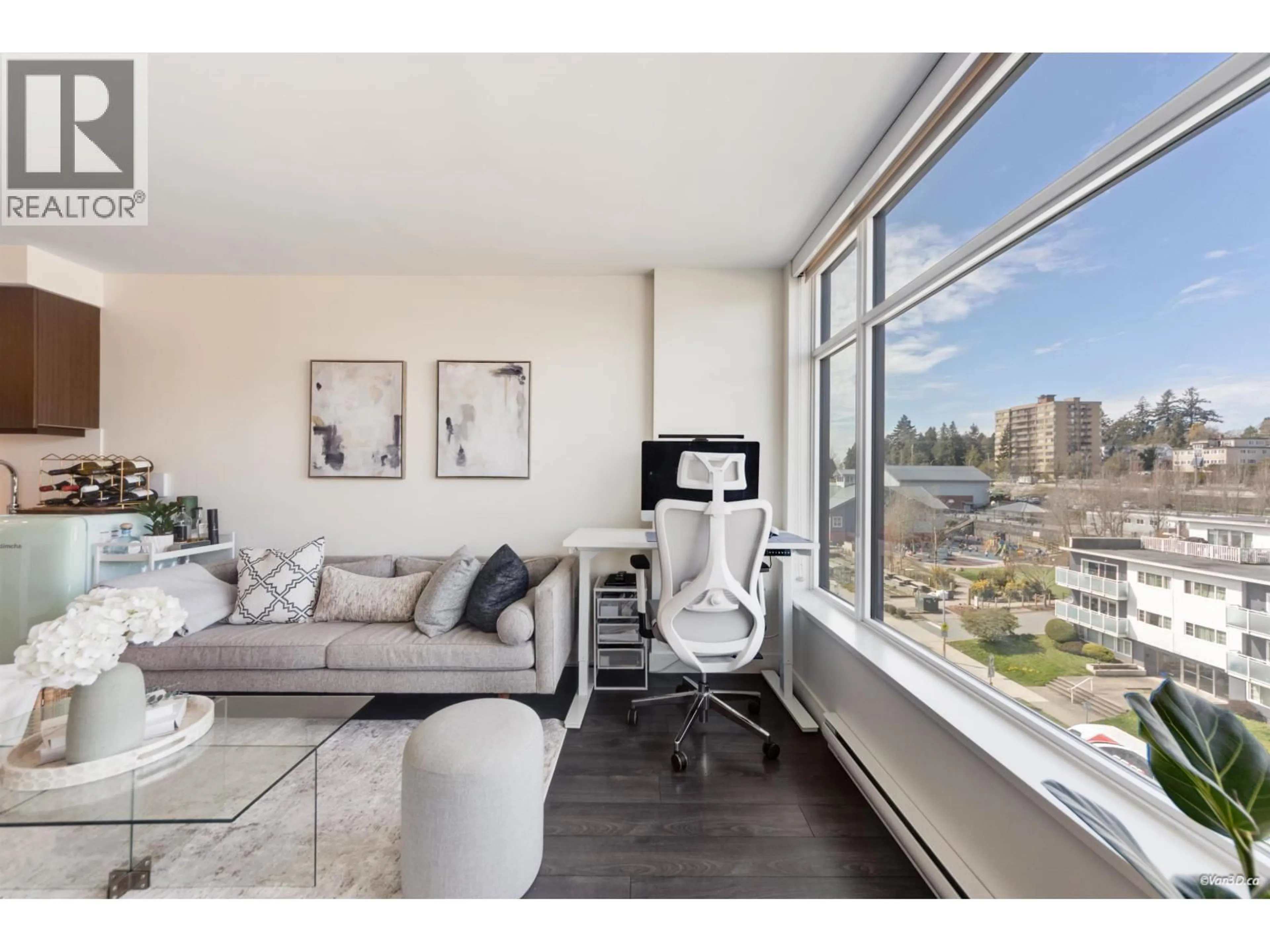 Living room with furniture, unknown for 607 - 188 AGNES STREET, New Westminster British Columbia V3L0H6