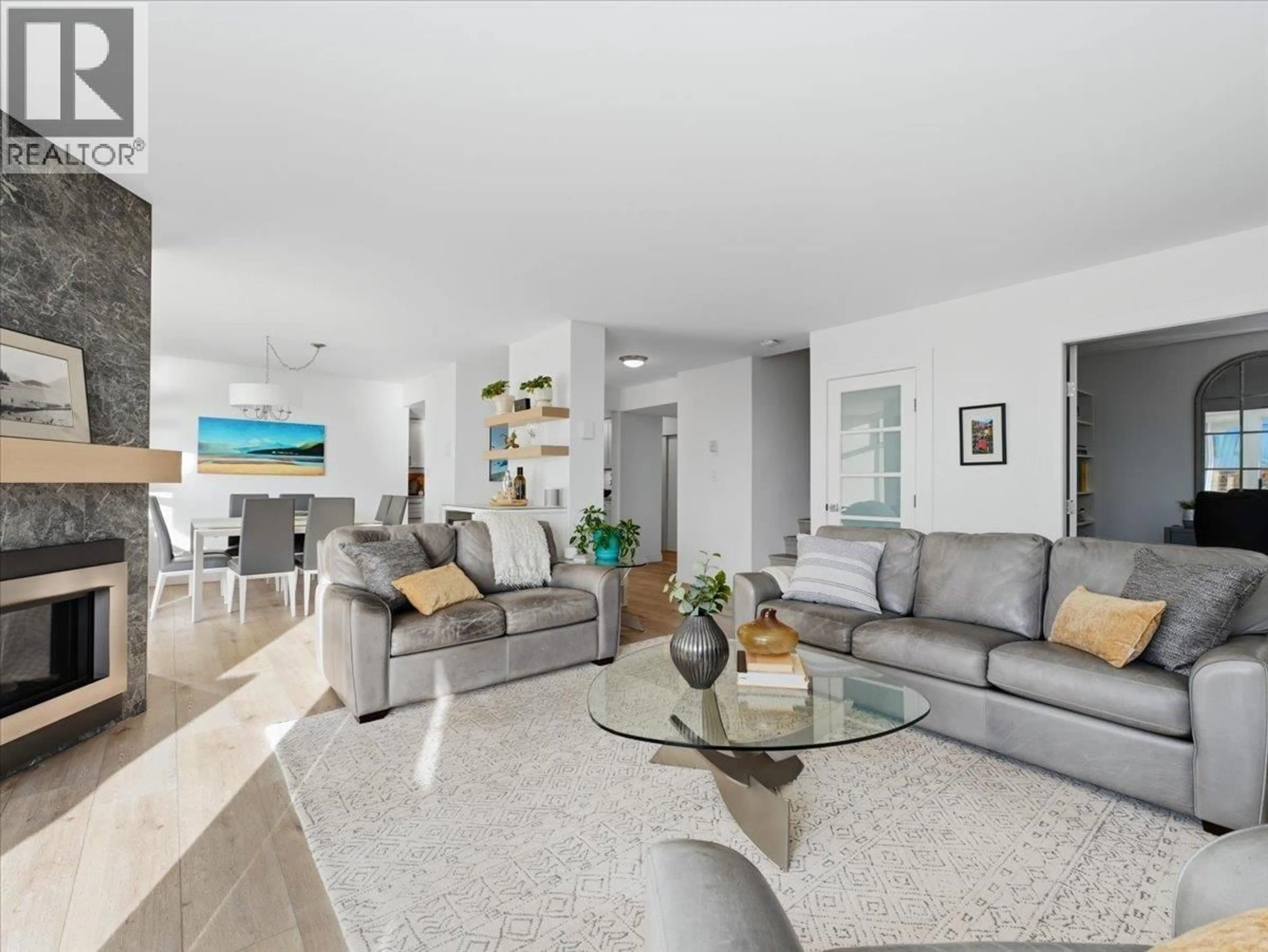 Living room with furniture, unknown for 209 - 168 CHADWICK COURT, North Vancouver British Columbia V7M3L4