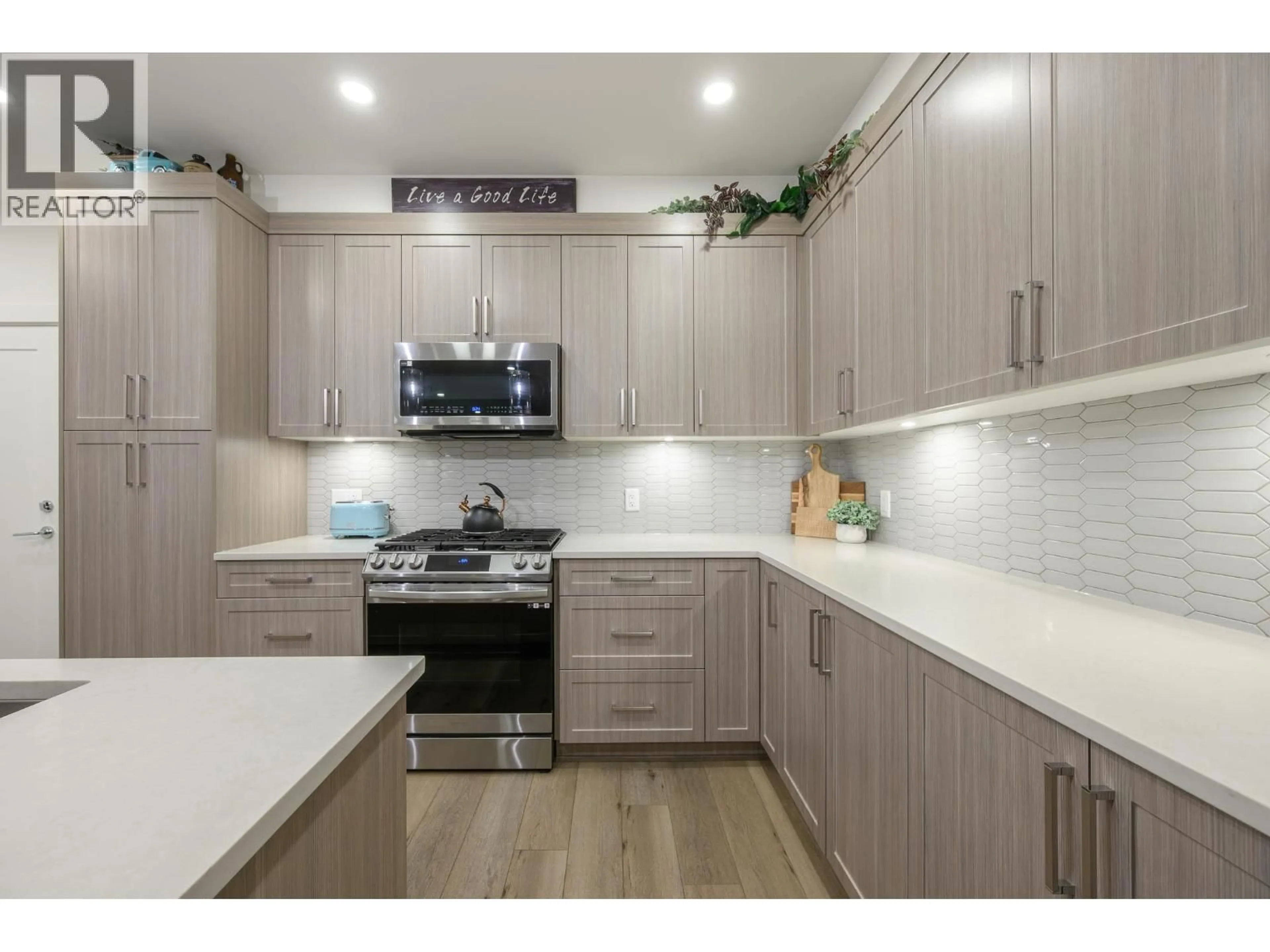 Open concept kitchen, unknown for 316 - 22633 SELKIRK AVENUE, Maple Ridge British Columbia V2X1C7