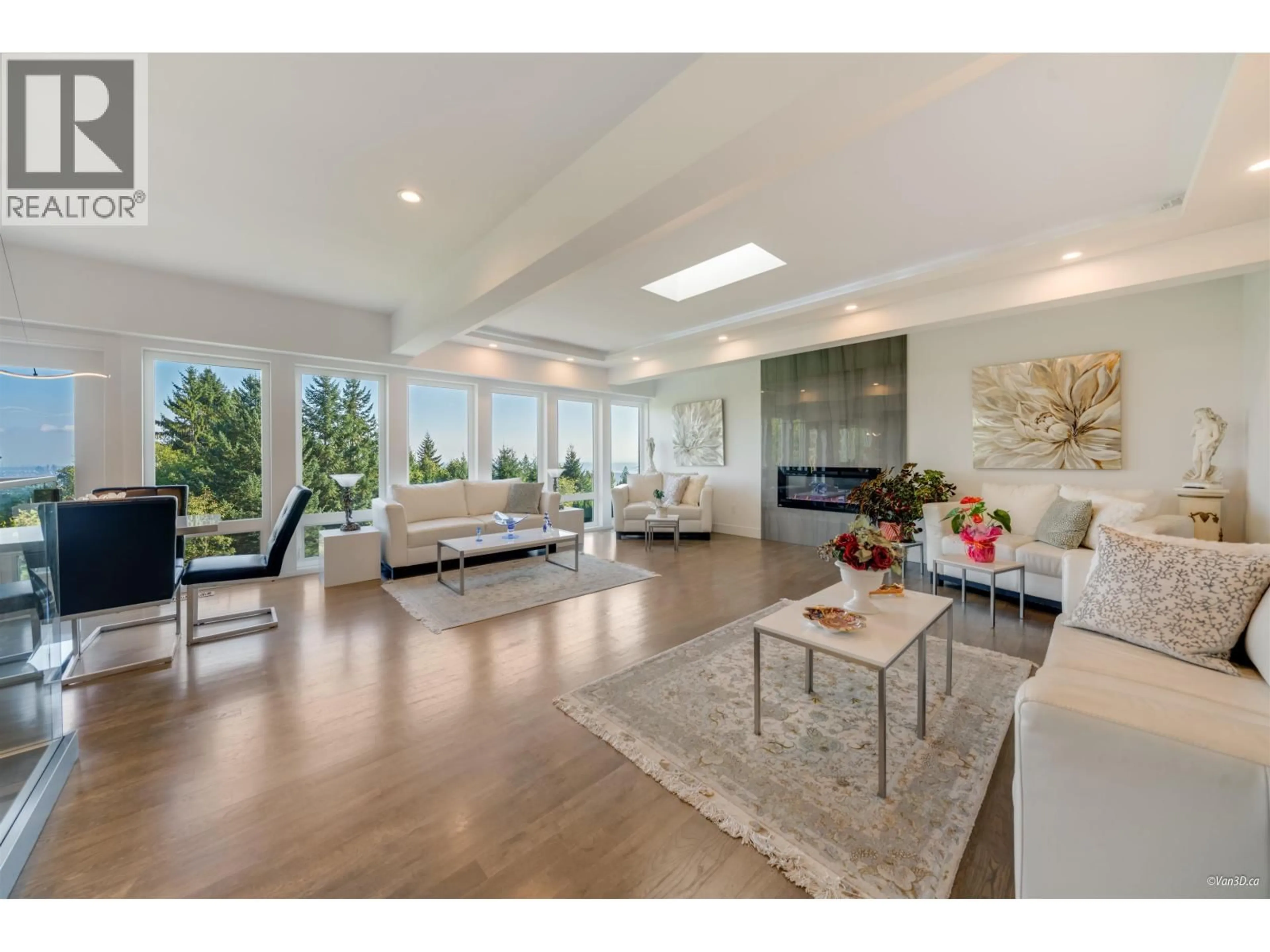 Living room with furniture, wood/laminate floor for 1135 GROVELAND COURT, West Vancouver British Columbia V7S1Z7