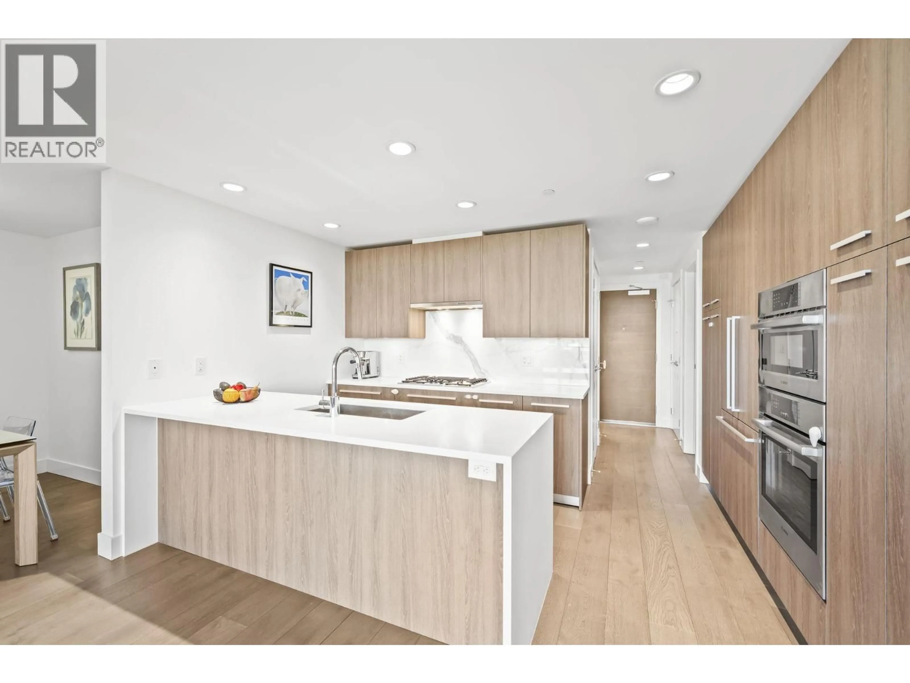 Open concept kitchen, unknown for 904 - 1210 27TH STREET, North Vancouver British Columbia V5J0C5