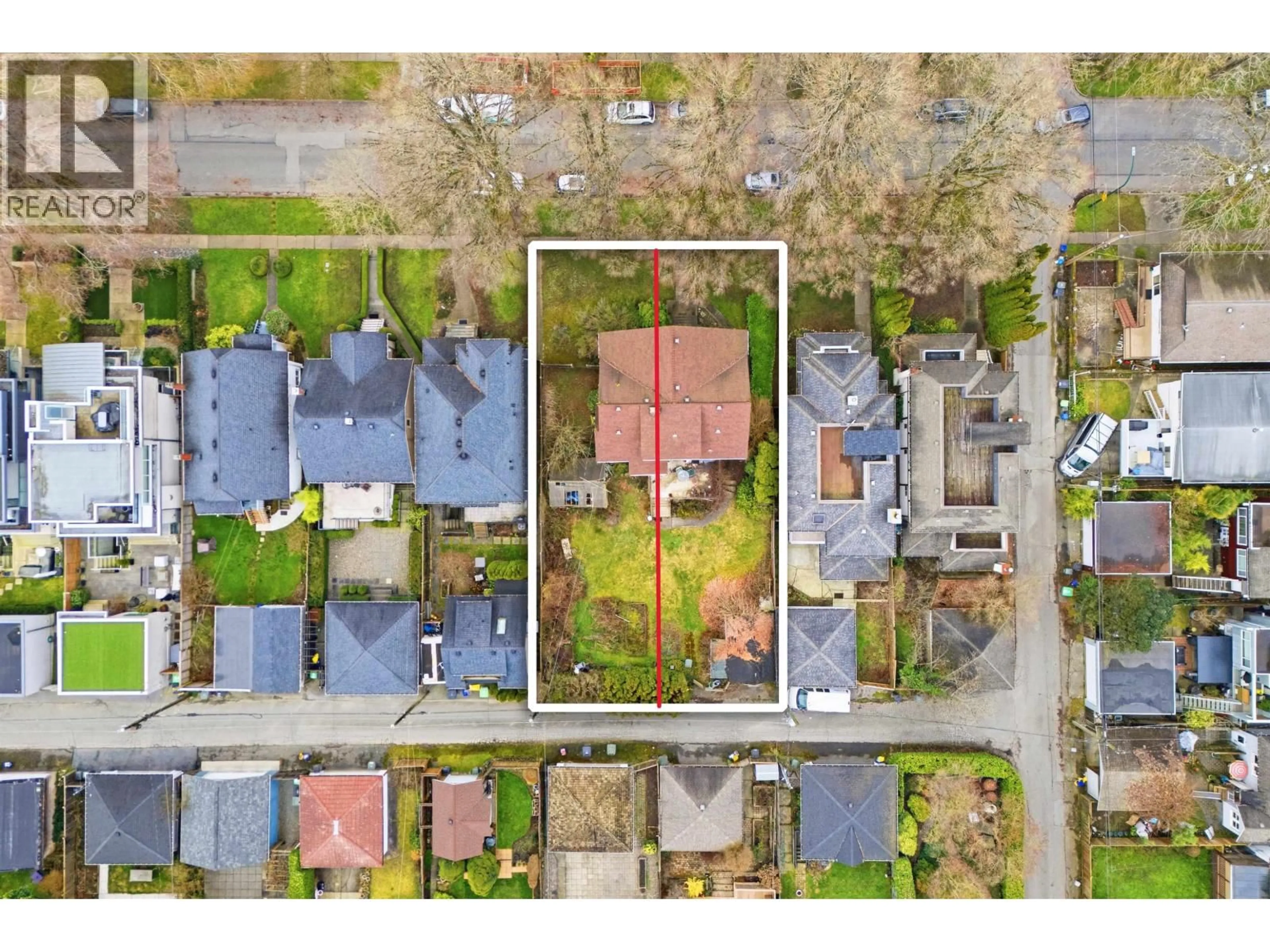 A pic from outside/outdoor area/front of a property/back of a property/a pic from drone, street for 3348 21ST AVENUE, Vancouver British Columbia V6S1G7