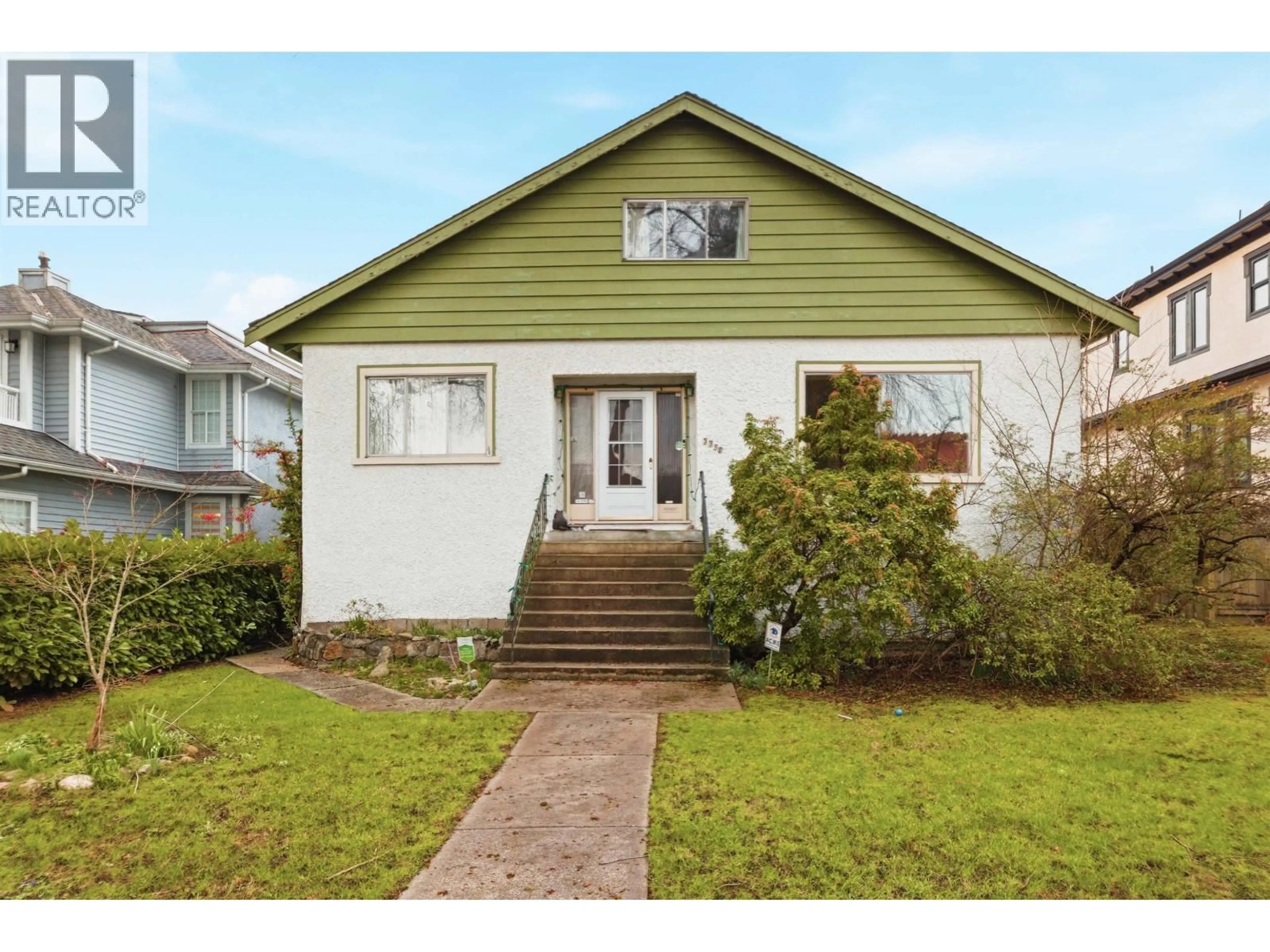 Home with vinyl exterior material, street for 3346 21ST AVENUE, Vancouver British Columbia V6S1G7