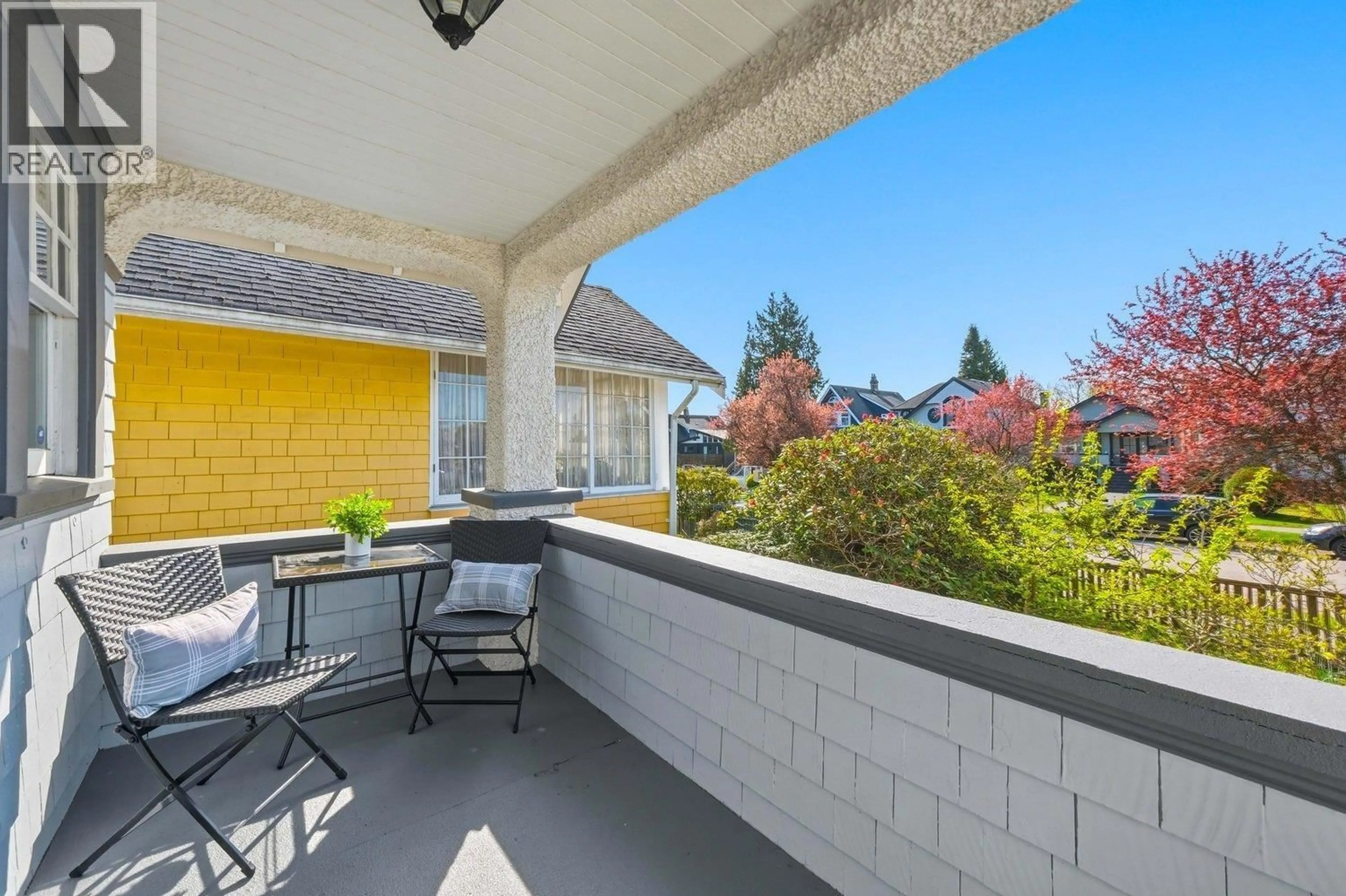 Patio, street for 2711 TRINITY STREET, Vancouver British Columbia V5K1E6