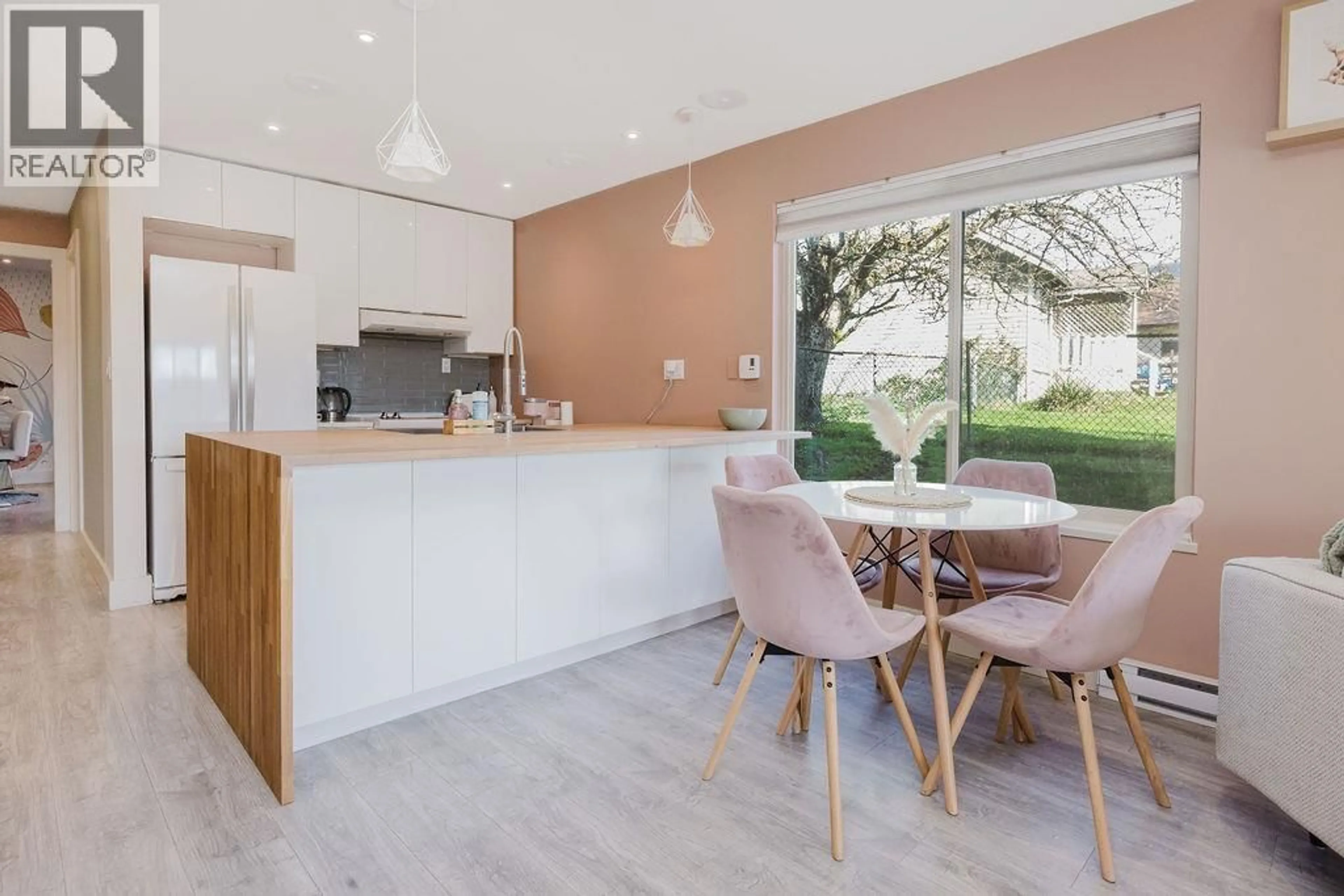 Open concept kitchen, unknown for 1 - 622 FARNHAM ROAD, Gibsons British Columbia V0N1V8