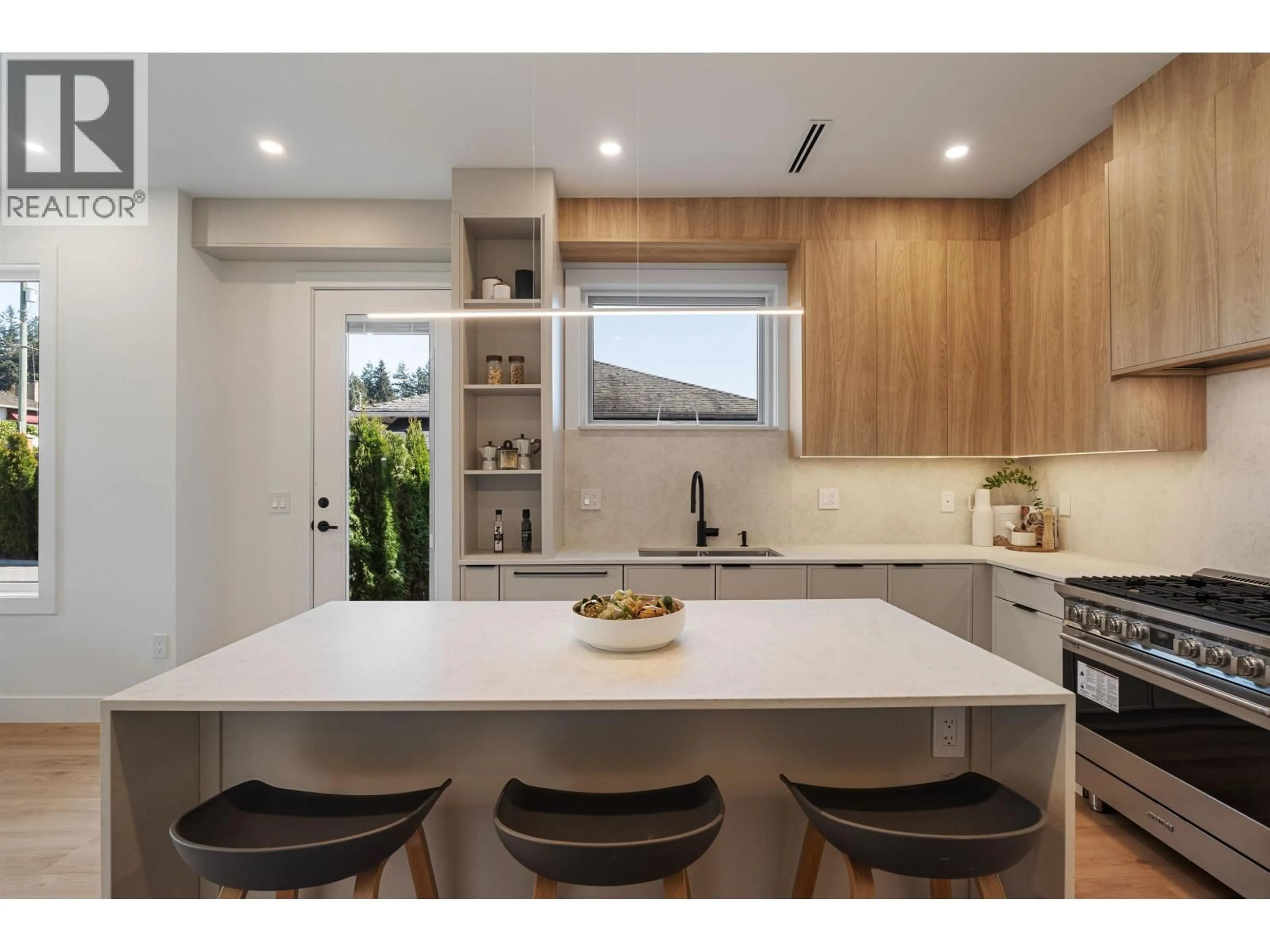 Contemporary kitchen, unknown for 102 - 1132 MADORE AVENUE, Coquitlam British Columbia V3K3B9