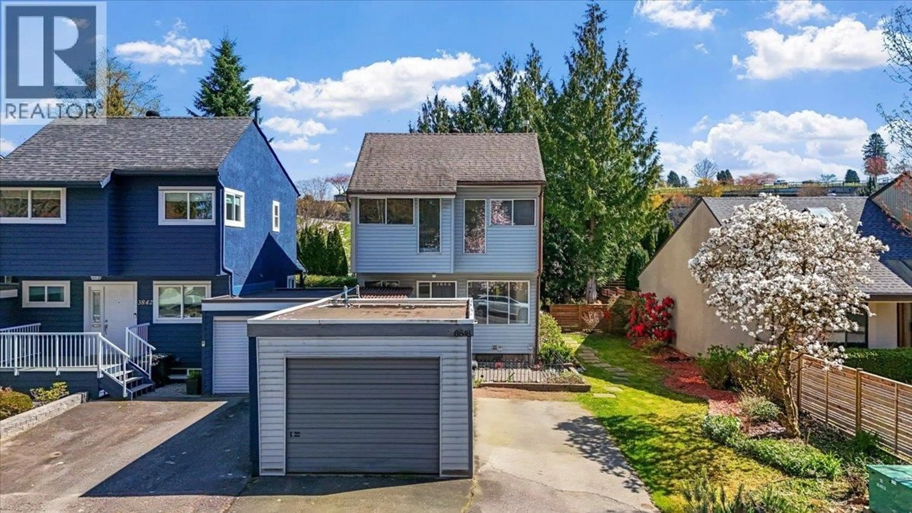 A pic from outside/outdoor area/front of a property/back of a property/a pic from drone, street for 3848 GARDEN GROVE DRIVE, Burnaby British Columbia V5G4A7