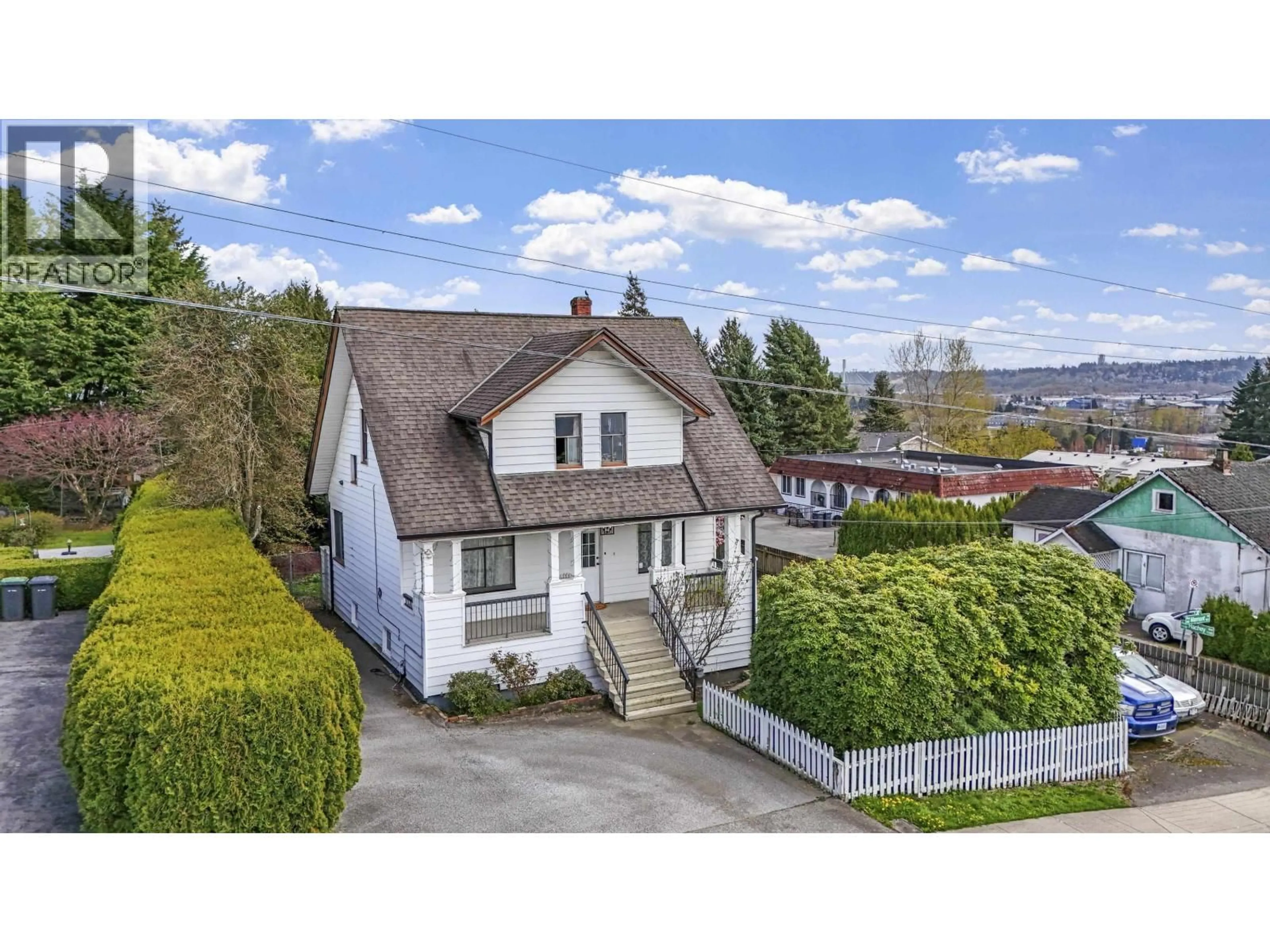 A pic from outside/outdoor area/front of a property/back of a property/a pic from drone, street for 319 MARMONT STREET, Coquitlam British Columbia V3K4R4