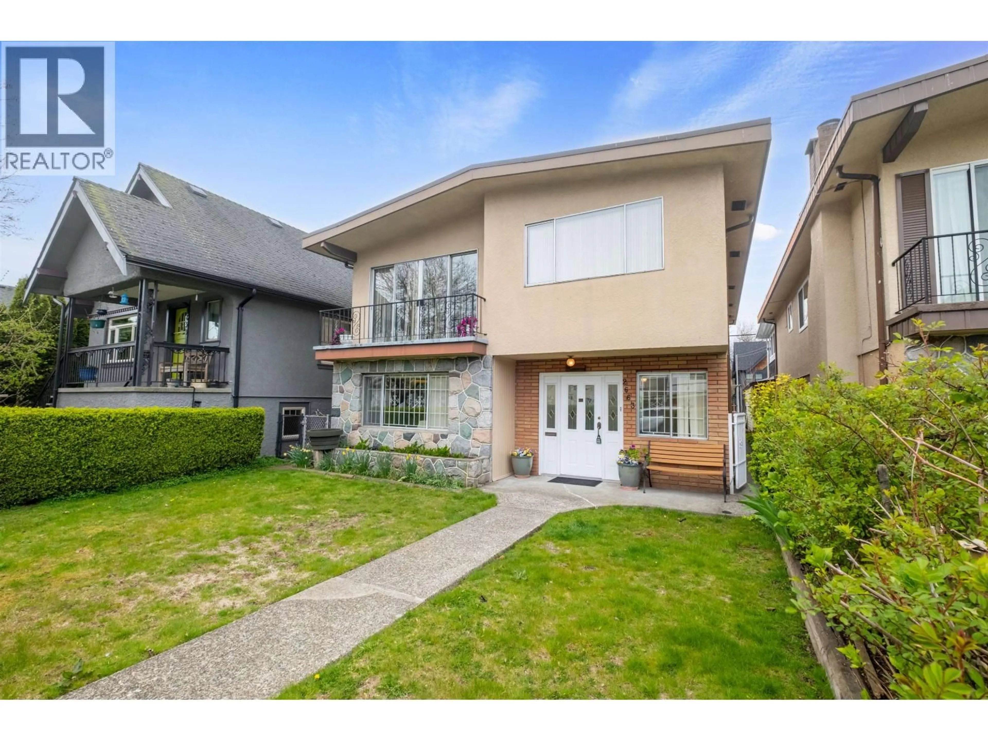 Unknown for 2663 DUNDAS STREET, Vancouver British Columbia V5K1R1