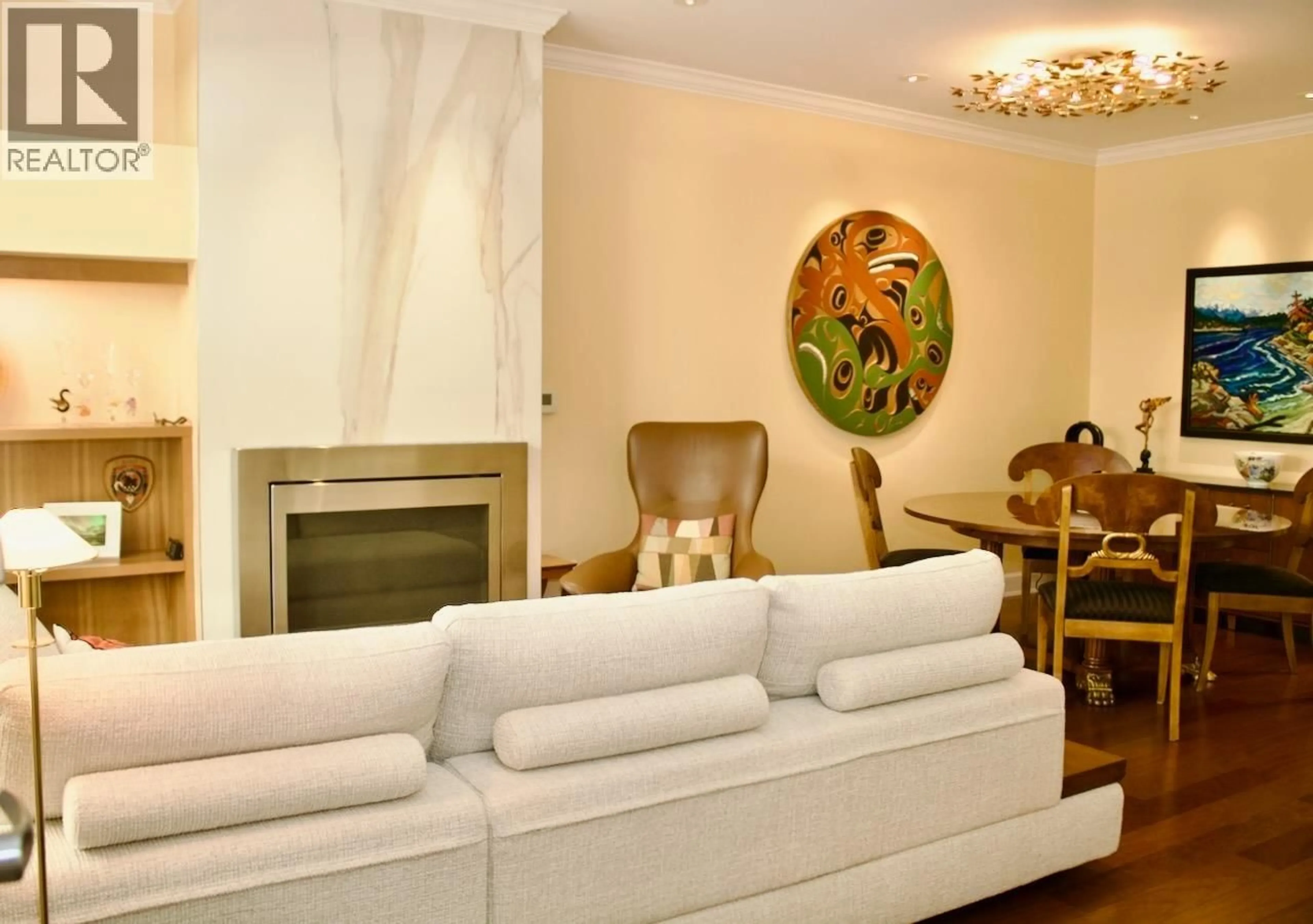 Living room with furniture, wood/laminate floor for 1934 HARO STREET, Vancouver British Columbia V6G1H6