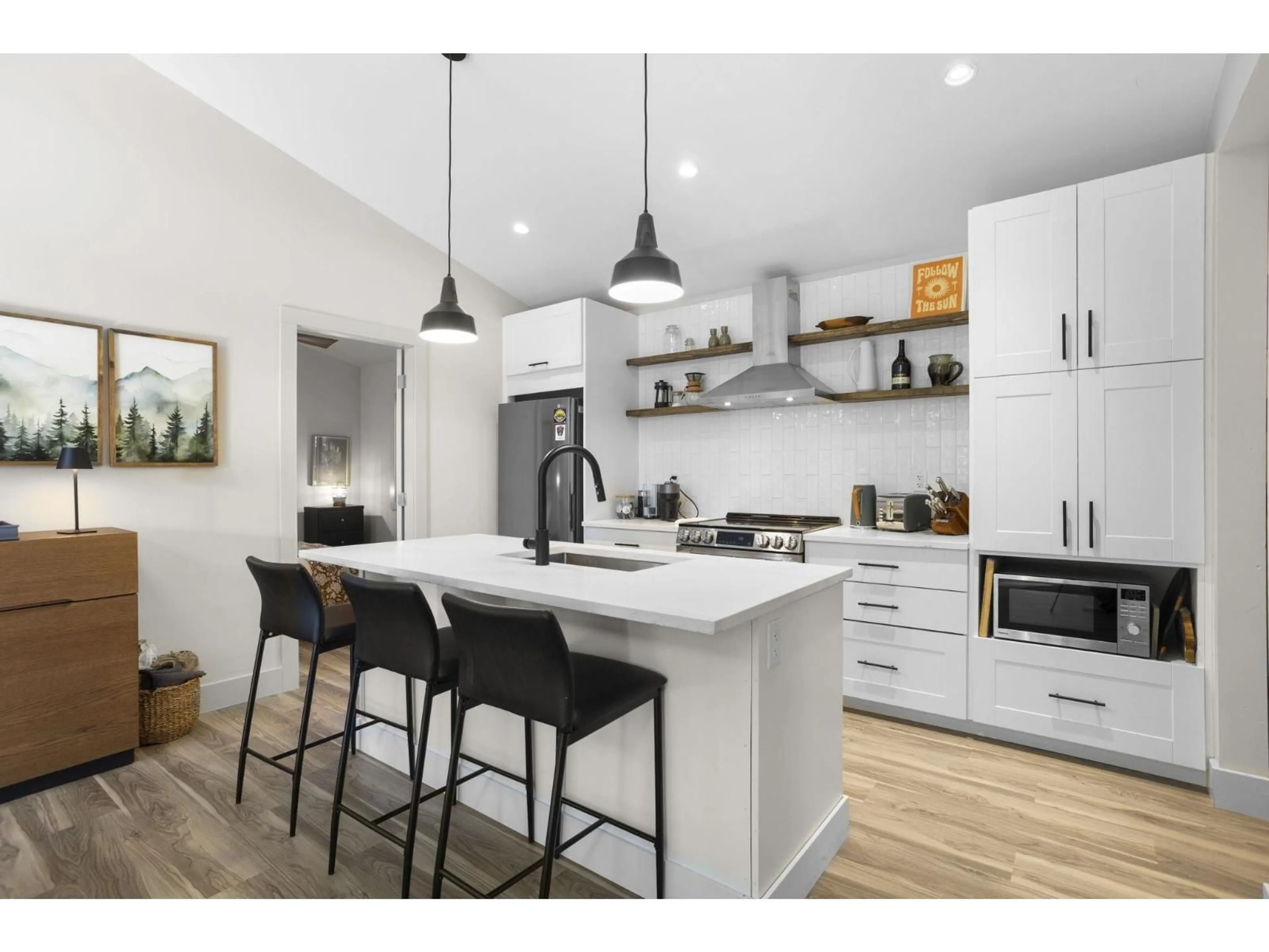 Open concept kitchen, unknown for SVE10 OLD HOPE PRINCETON HIGHWAY, Hope British Columbia V0X1L5