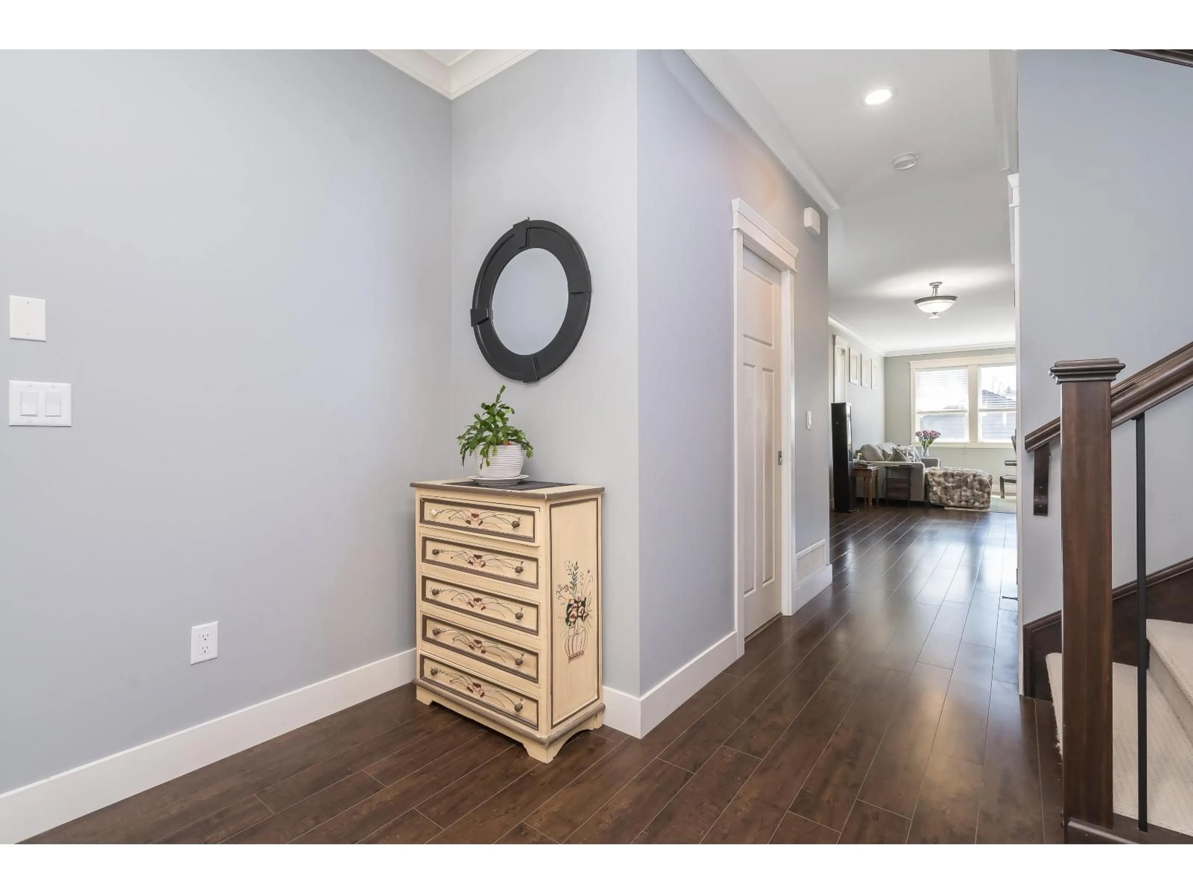 Indoor entryway for 34660 4TH AVENUE, Abbotsford British Columbia V2S8B8