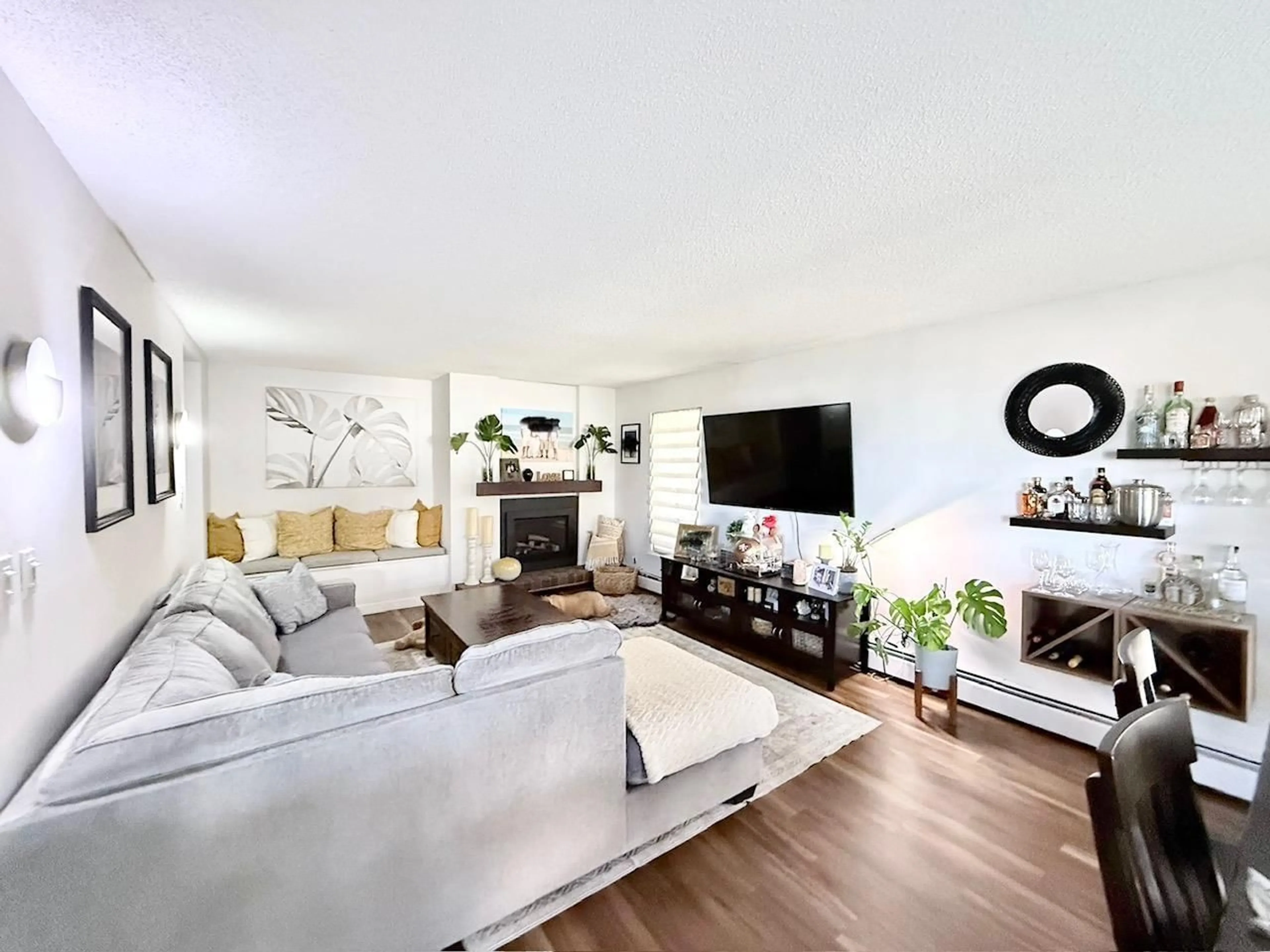 Living room with furniture, unknown for 301 - 1389 WINTER STREET, Surrey British Columbia V4B3Y2