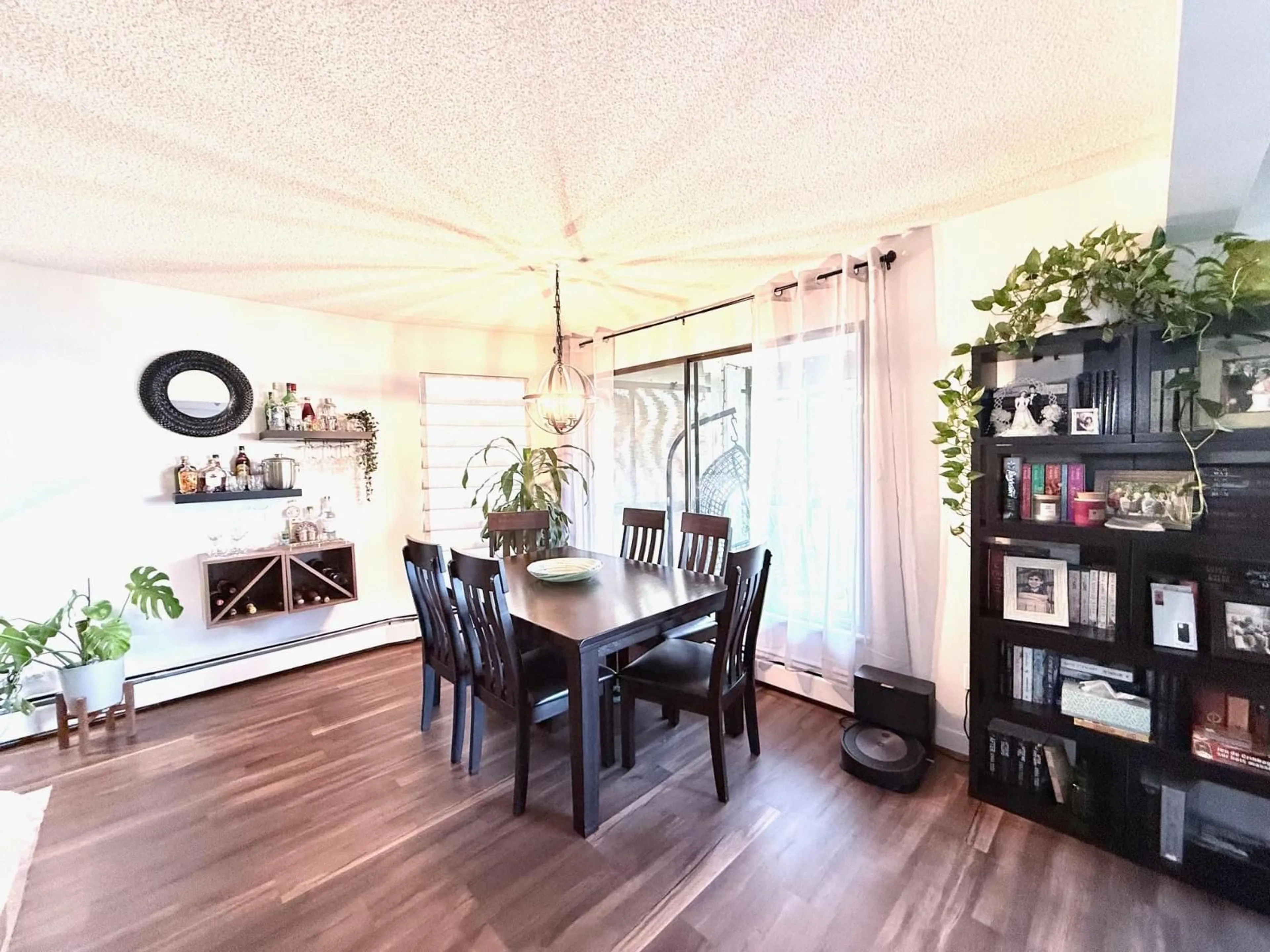 Dining room, wood/laminate floor for 301 - 1389 WINTER STREET, Surrey British Columbia V4B3Y2