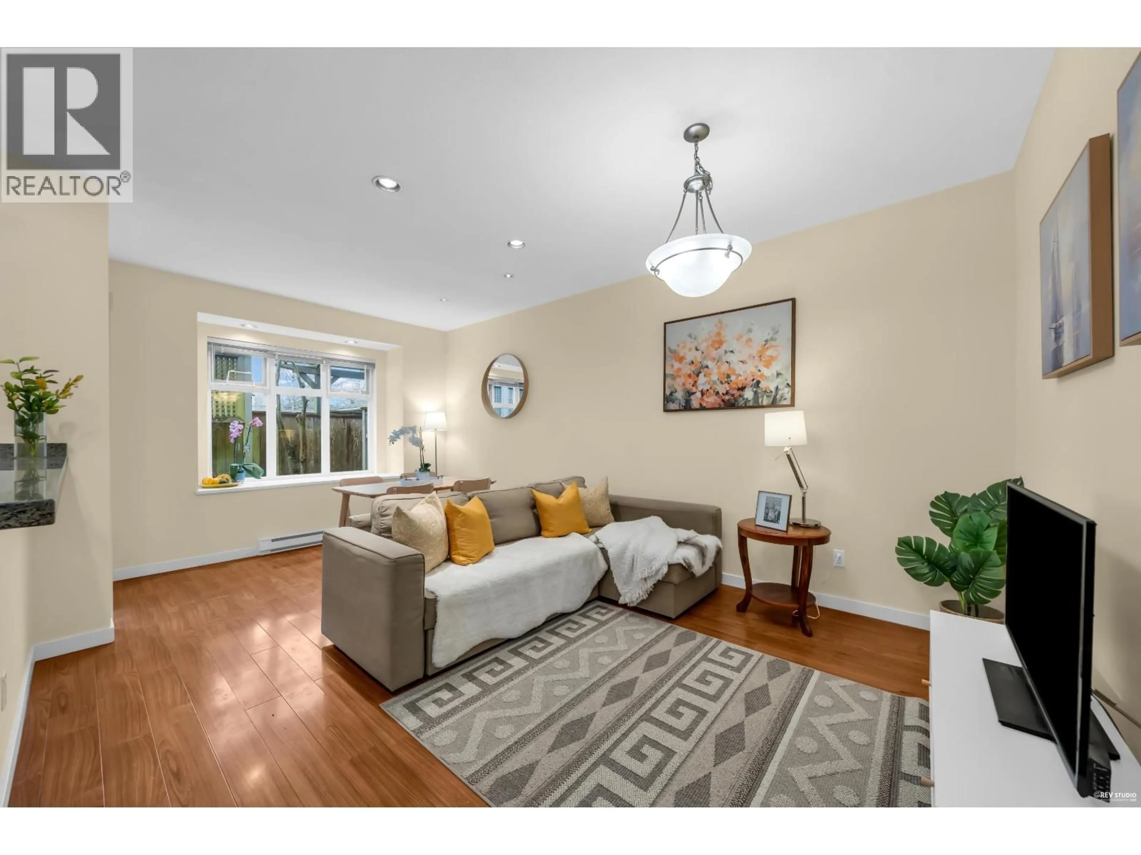 Living room with furniture, unknown for 16 - 8600 NO. 3 ROAD, Richmond British Columbia V6Y2E8