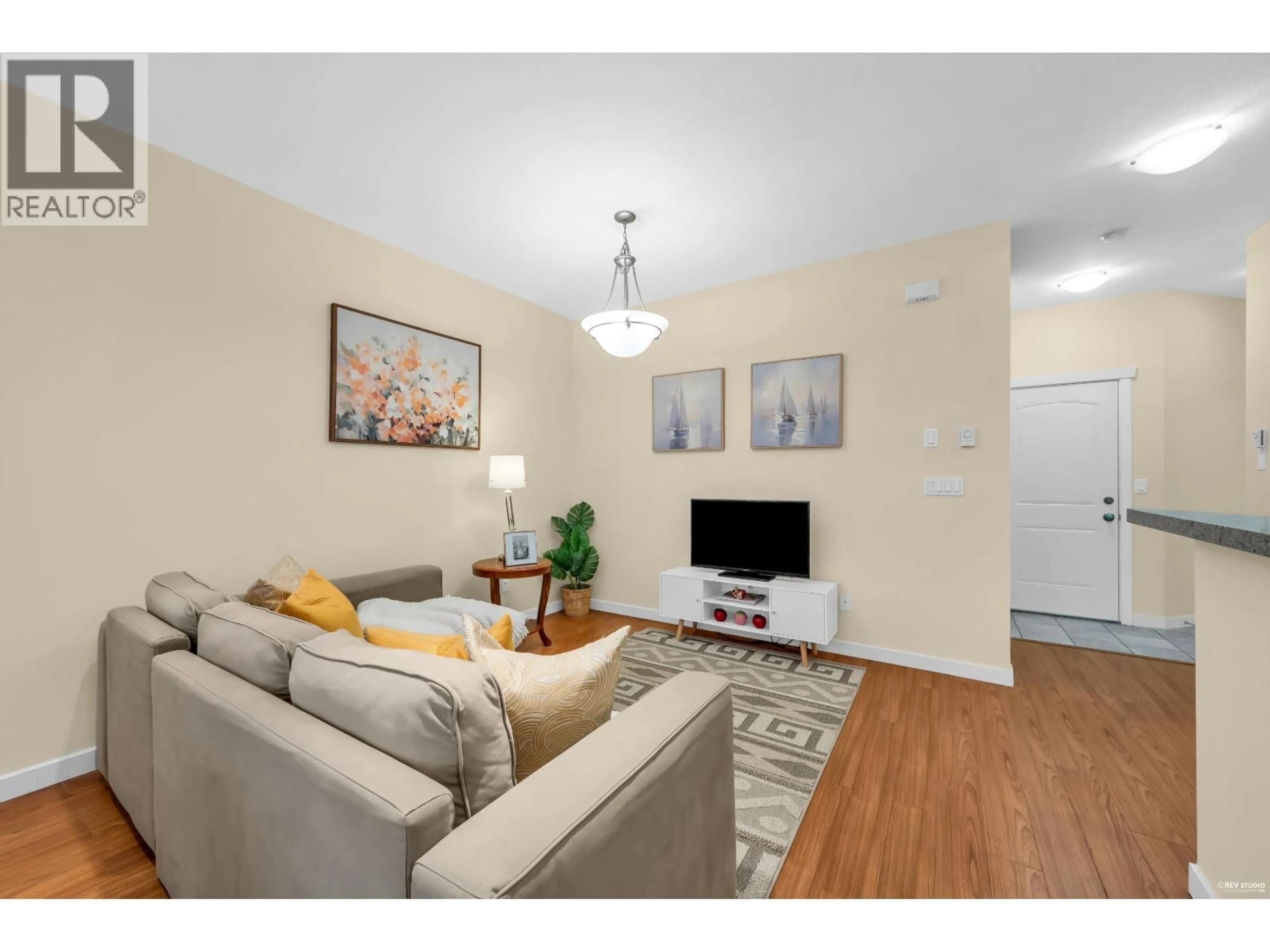 Living room with furniture, unknown for 16 - 8600 NO. 3 ROAD, Richmond British Columbia V6Y2E8