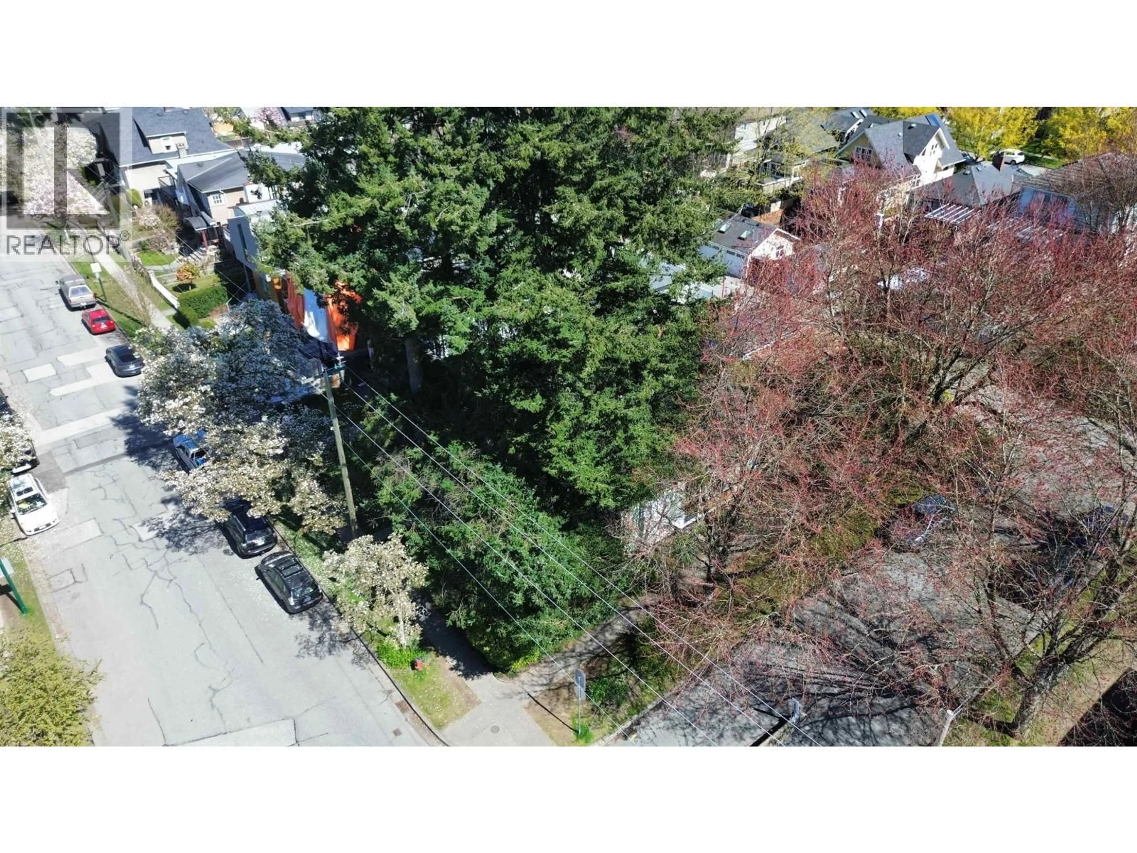 A pic from outside/outdoor area/front of a property/back of a property/a pic from drone, street for 4496 ONTARIO STREET, Vancouver British Columbia V5V3H1