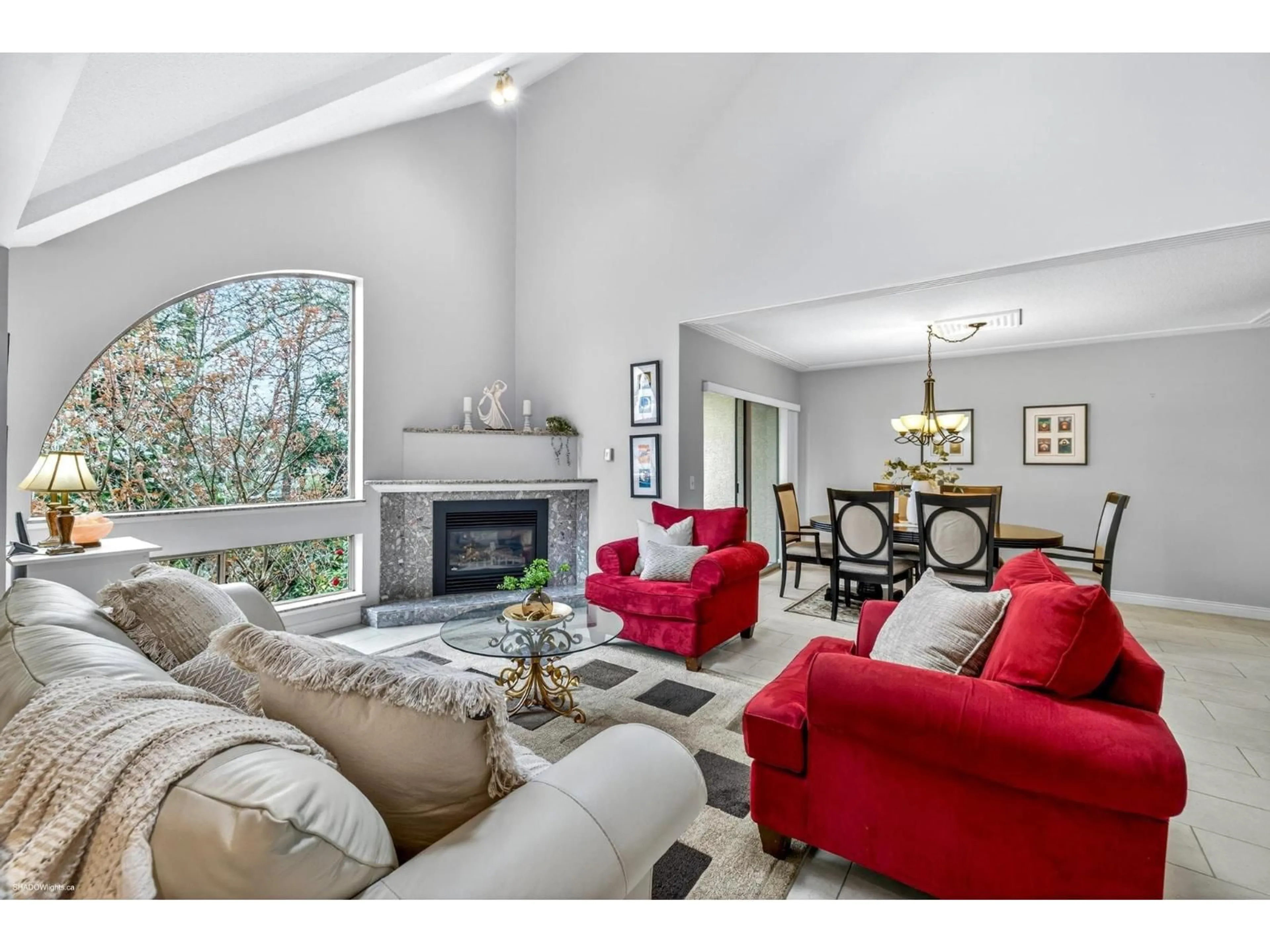 Living room with furniture, unknown for 17 - 12172 72 AVENUE, Surrey British Columbia V3W2L9